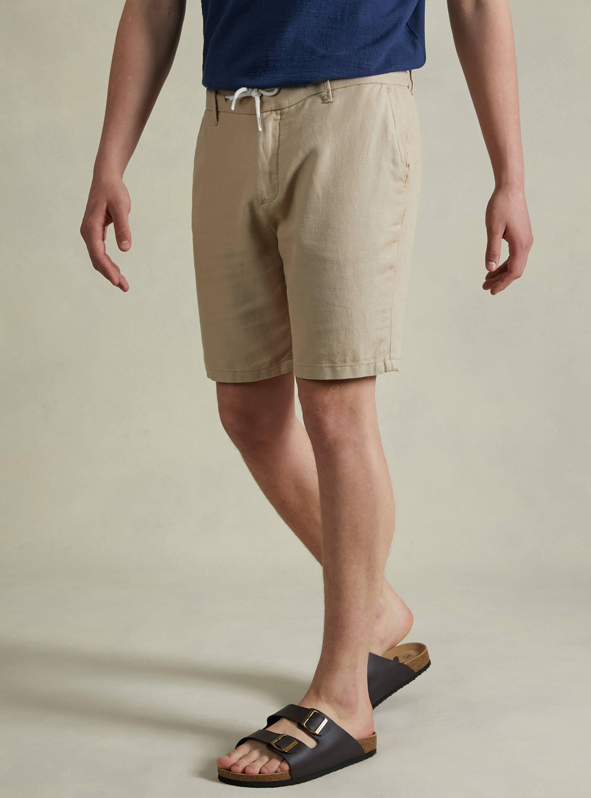 Bermudashorts aus einer Leinenmischung mit Knopf und Kordelzug in der Taille, BG2 BEIGE MEDIUM
