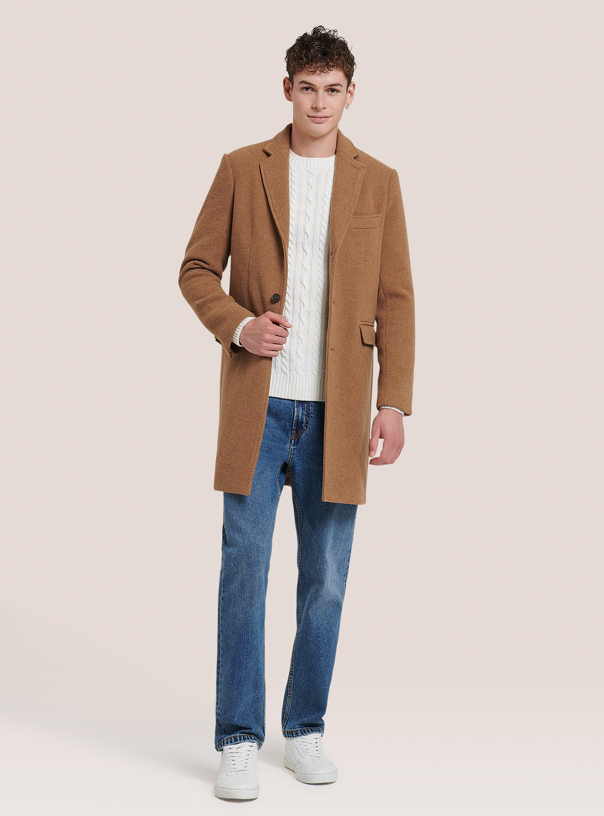 Single breasted coat in wool blend
