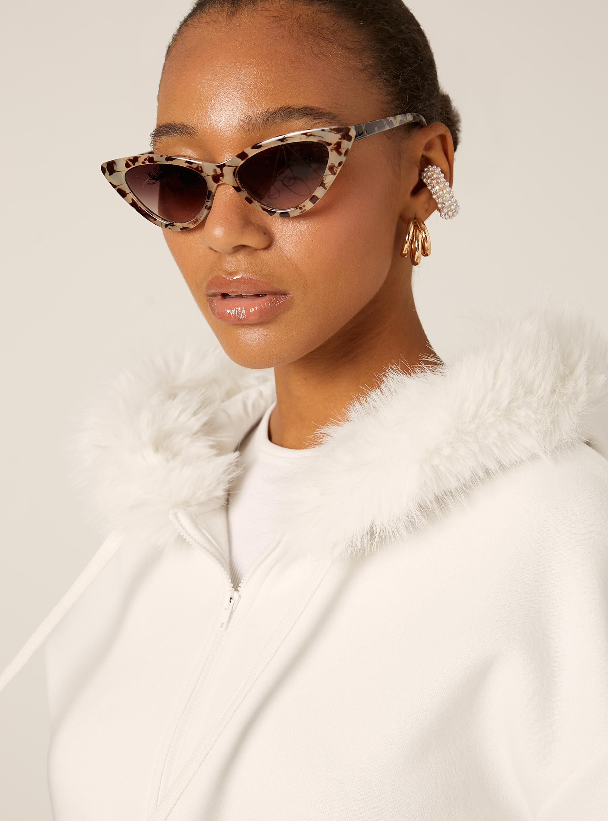 Cropped hoodie with fur trim, WH1 OFF WHITE