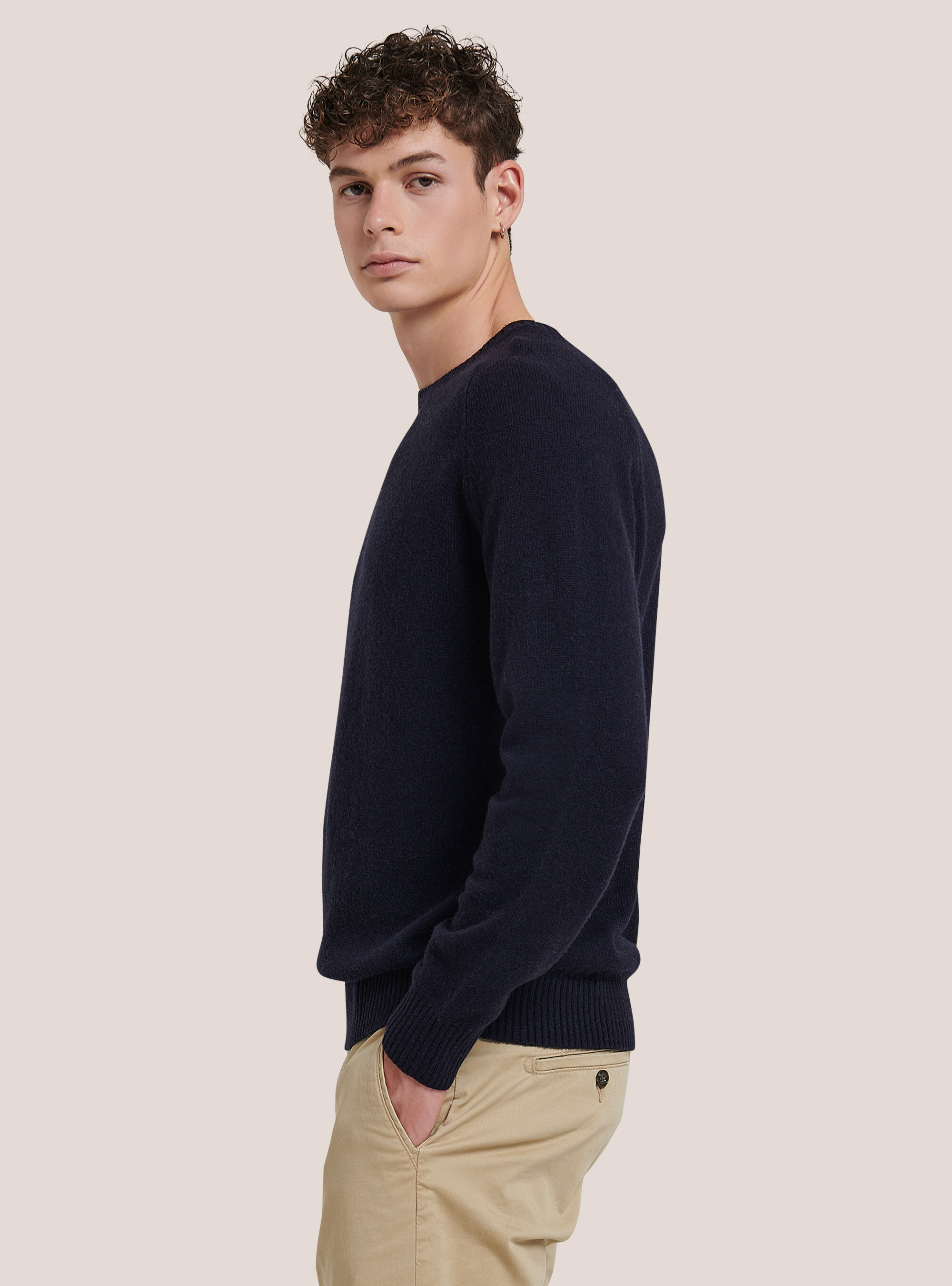 Pullover mit Rundhalsausschnitt aus einer Wollmischung, C0214 BLUE