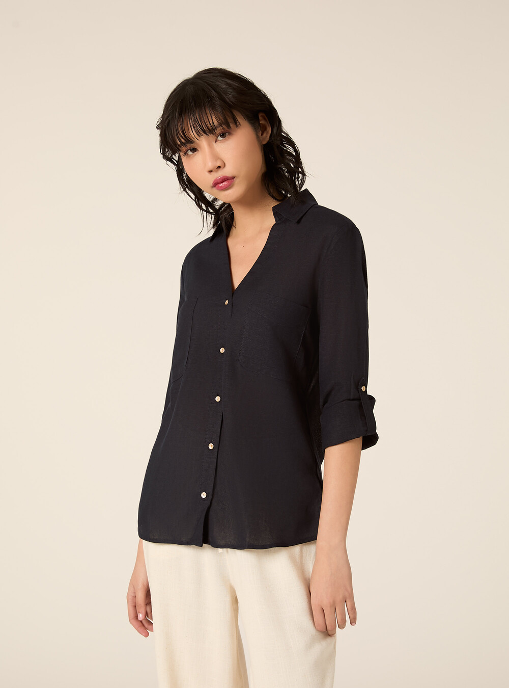 Linen-blend shirt with a V-neck, NA1 NAVY DARK