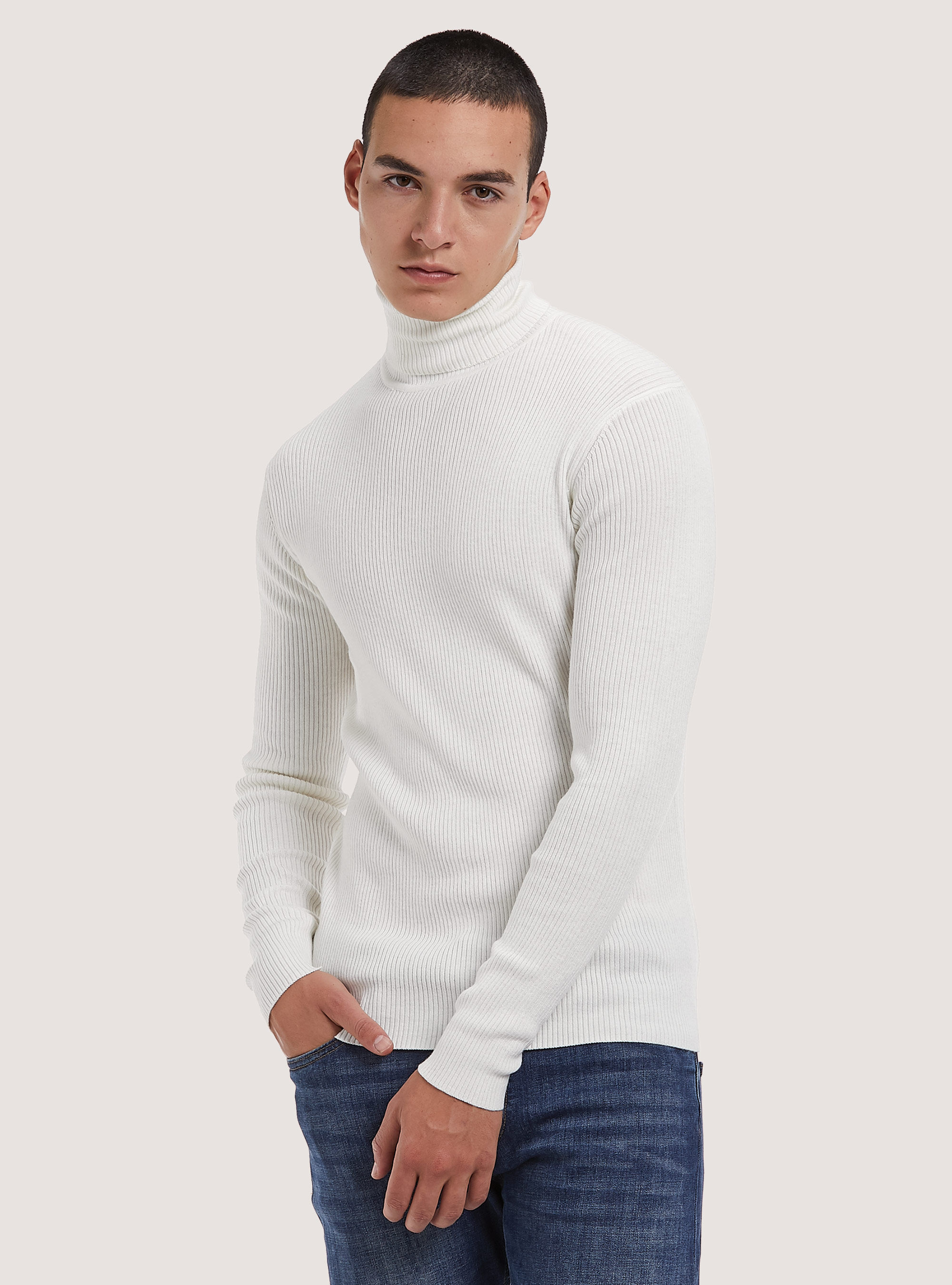 Ribbed turtleneck pullover
