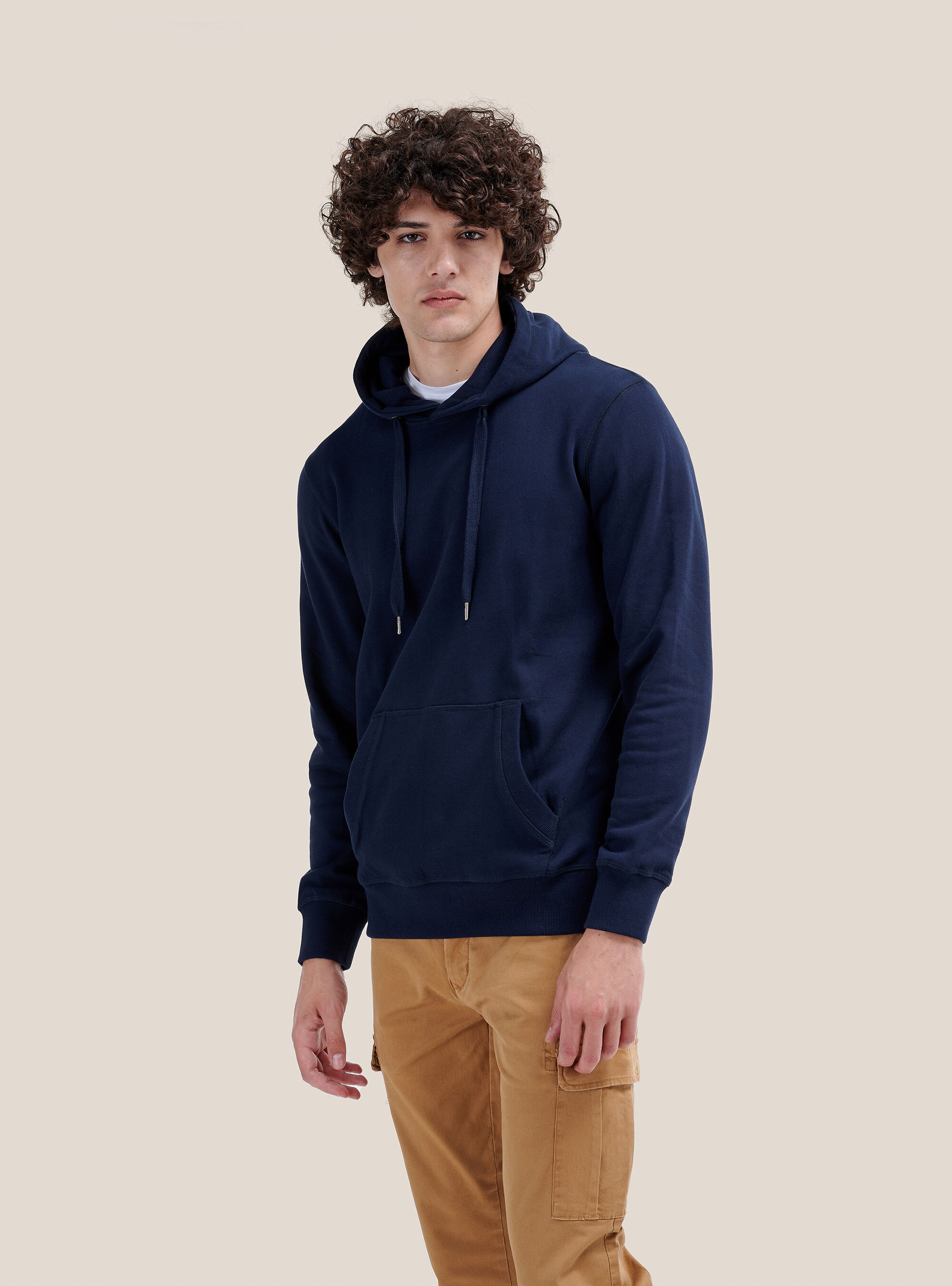 Basic hooded sweatshirt