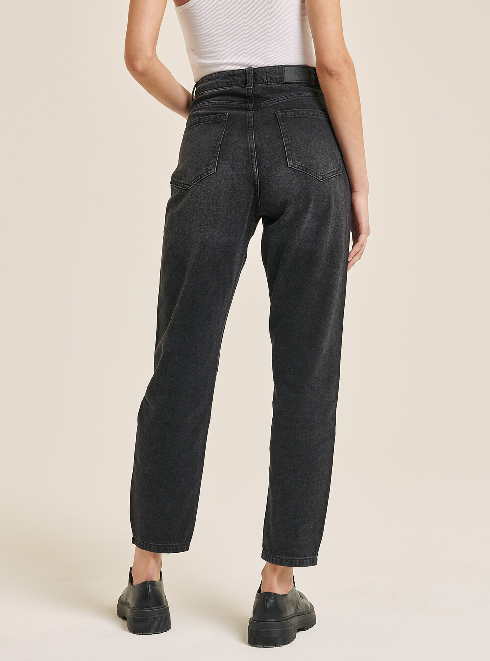 Jeans mom fit in cotone - Main Image