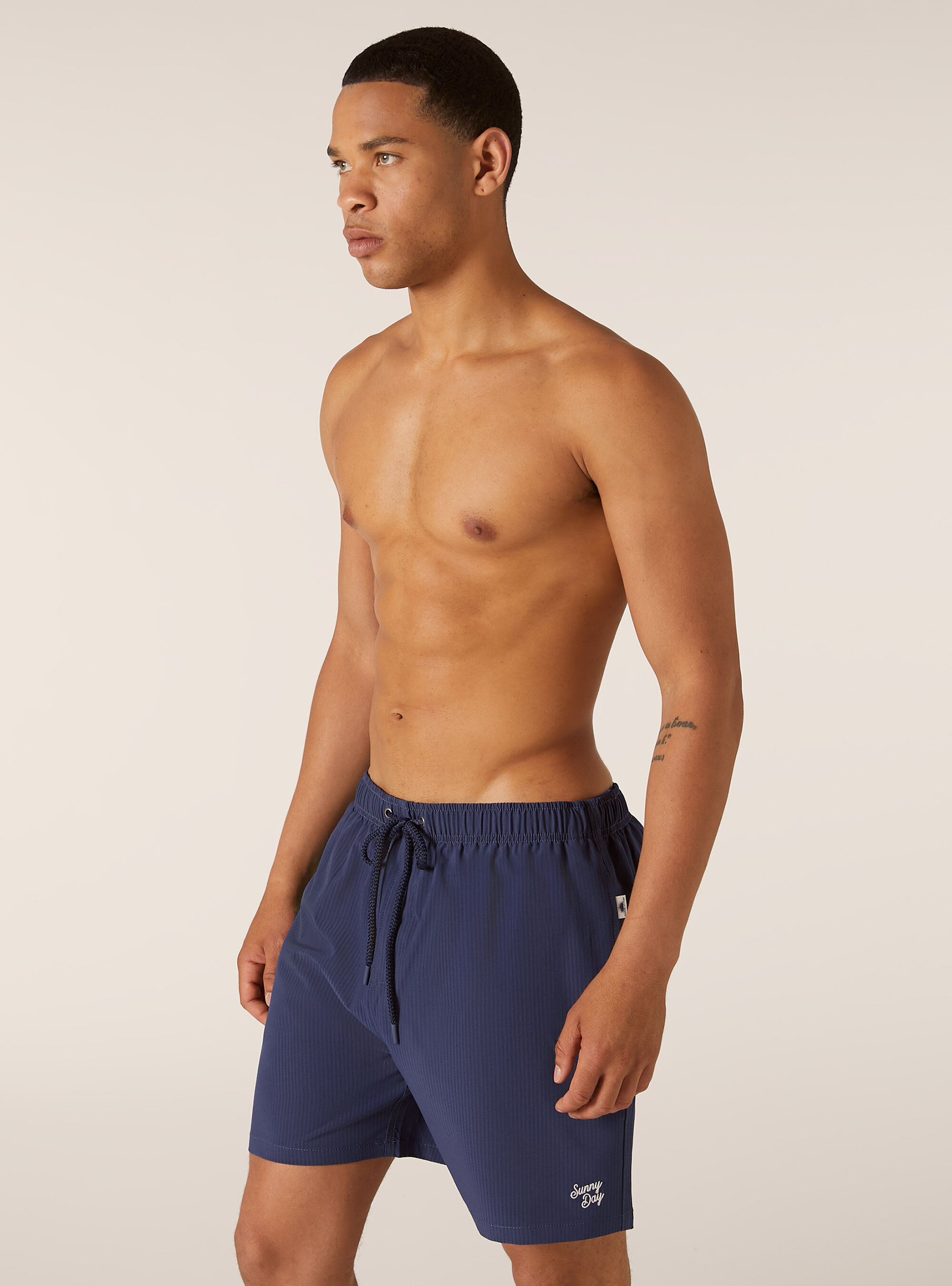 Plain-coloured seersucker swimming costume