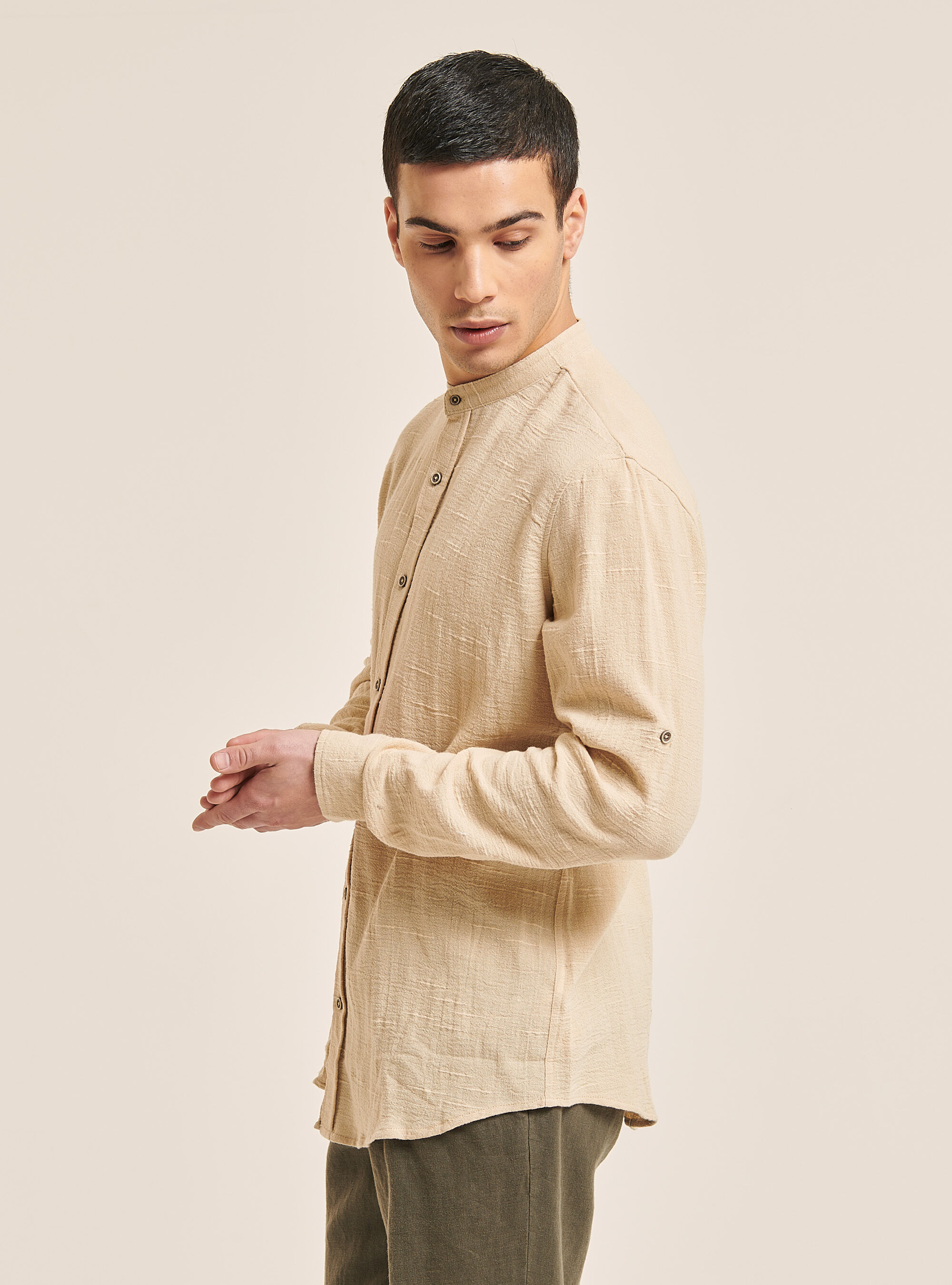 Chemise en lin m&eacute;lang&eacute; avec col cor&eacute;en, C141 CREAM