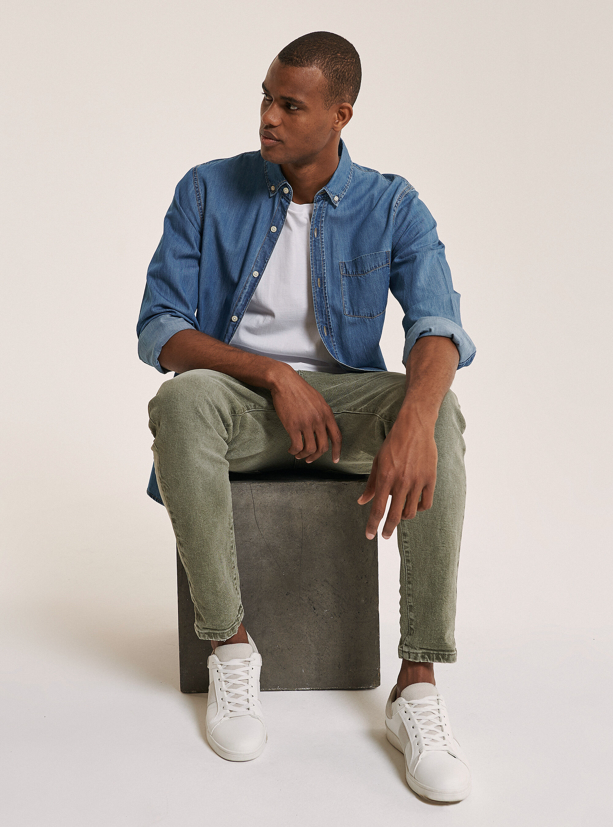 Denim shirt with button down collar
