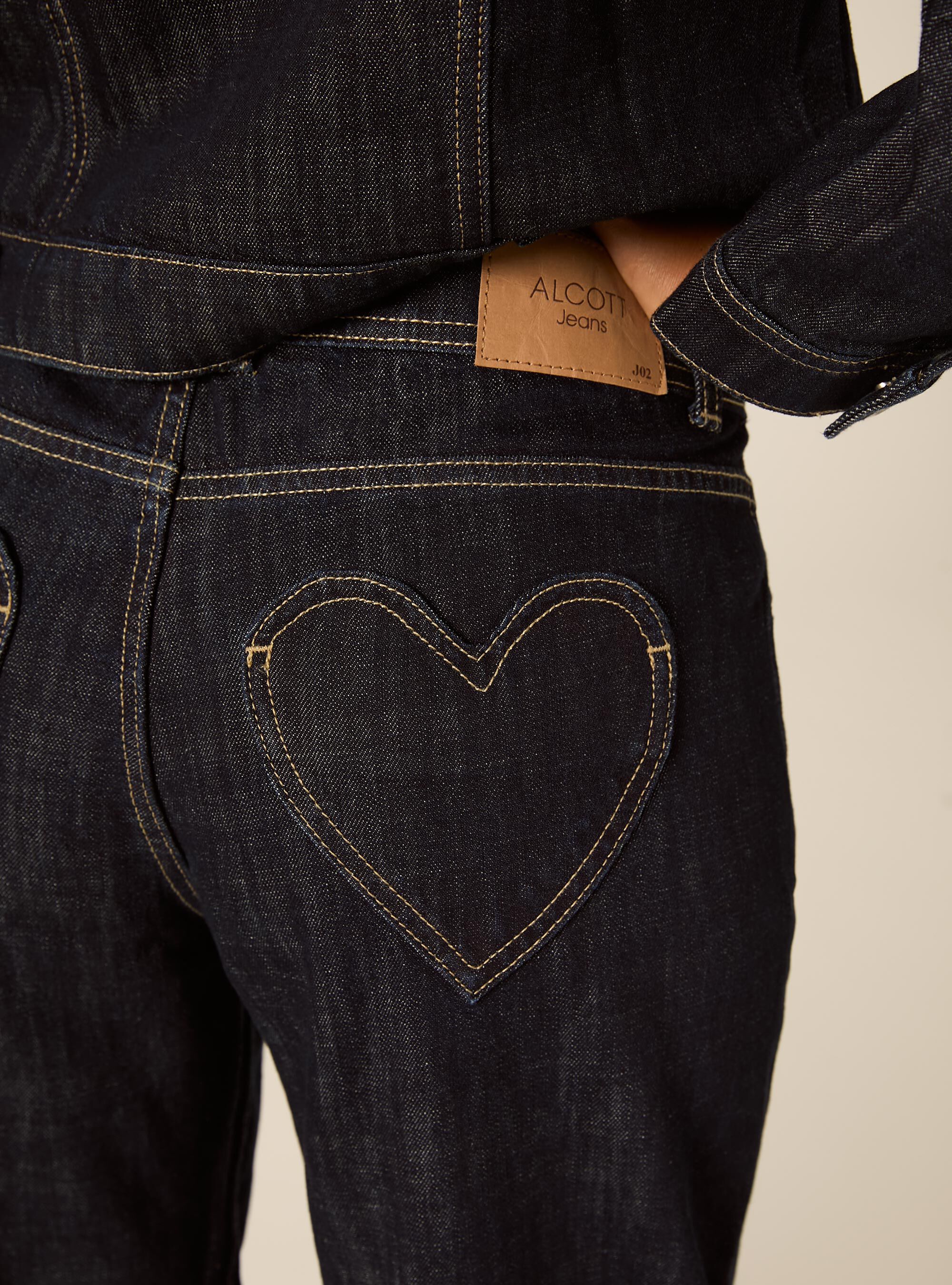 Jeans baggy con tasche a cuori