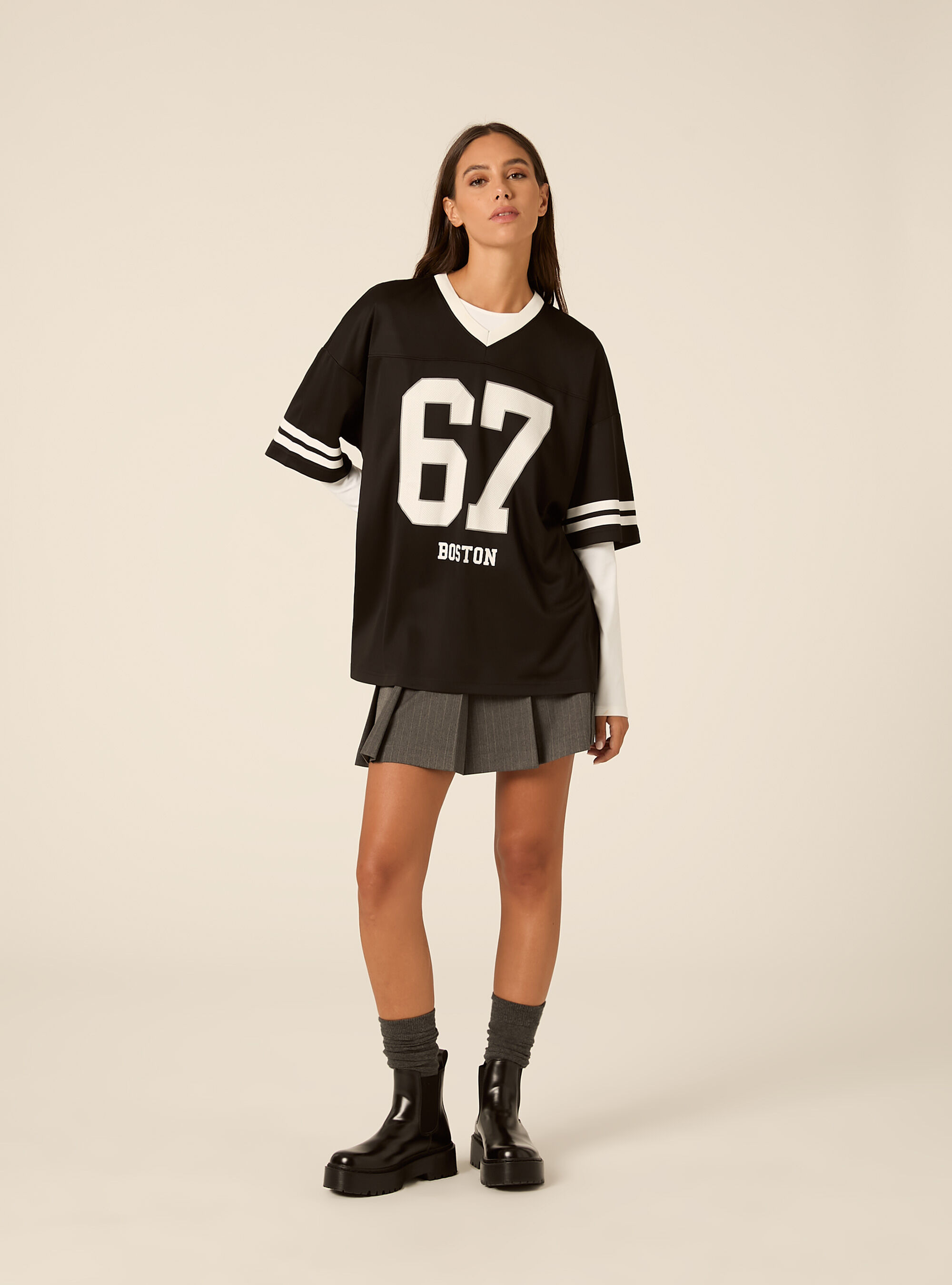 Camiseta oversize estilo futbol con numero 12