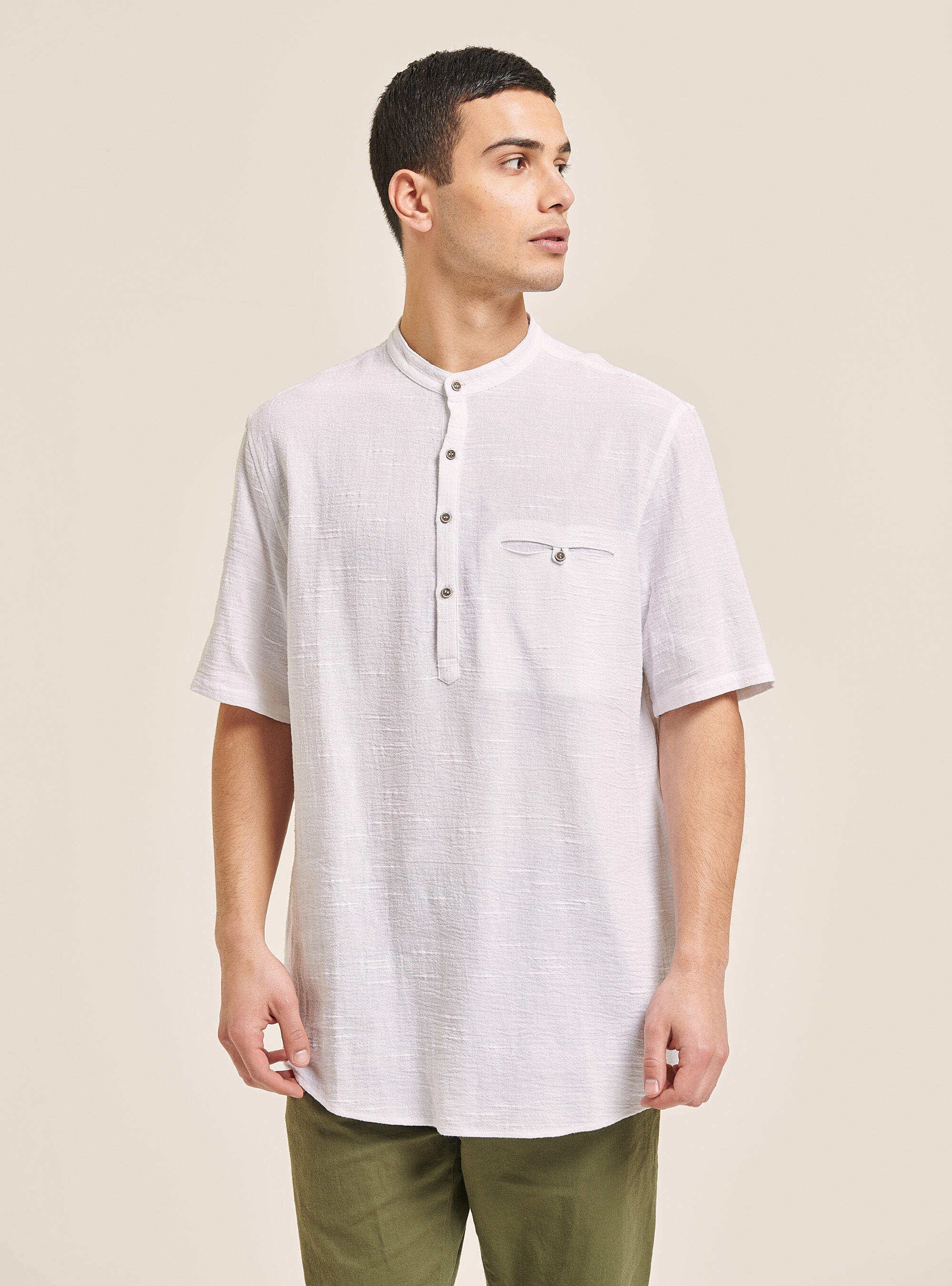 Camicia a maniche corte in misto lino con collo coreano