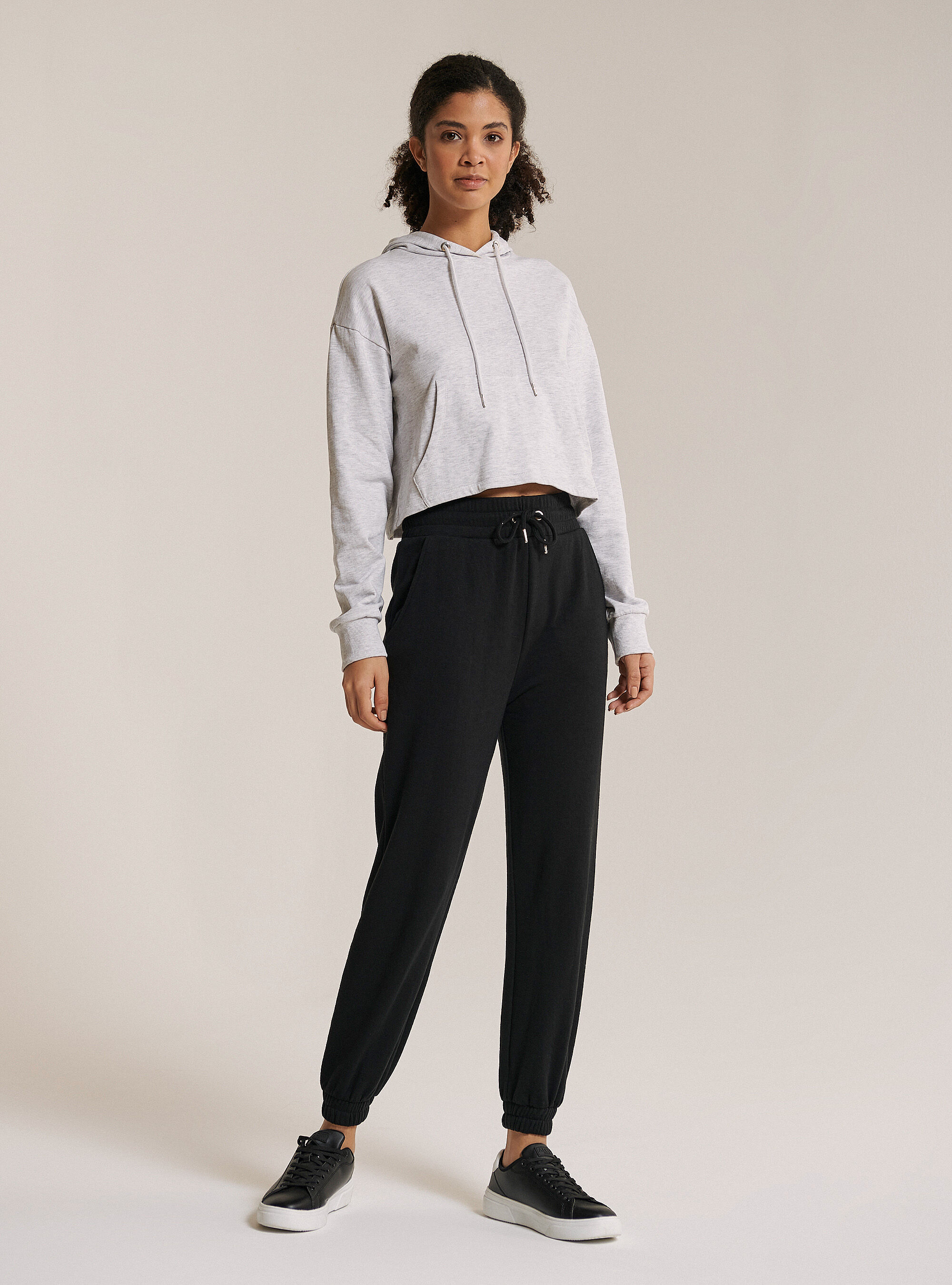 Sudadera crop con capucha de algod&oacute;n, BLANCO &Aacute;RTICO