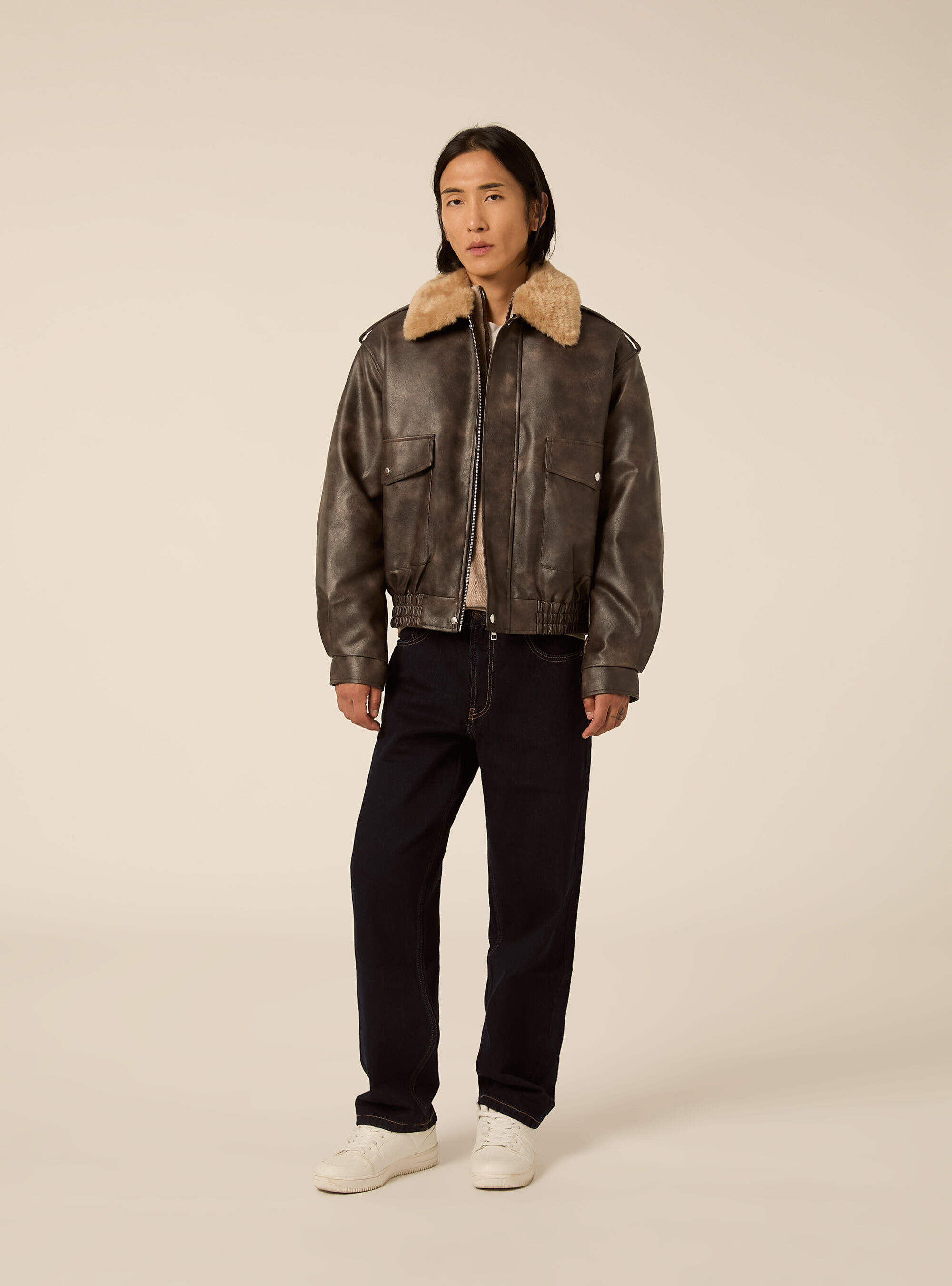 Bomber effetto pelle con collo in pelliccia