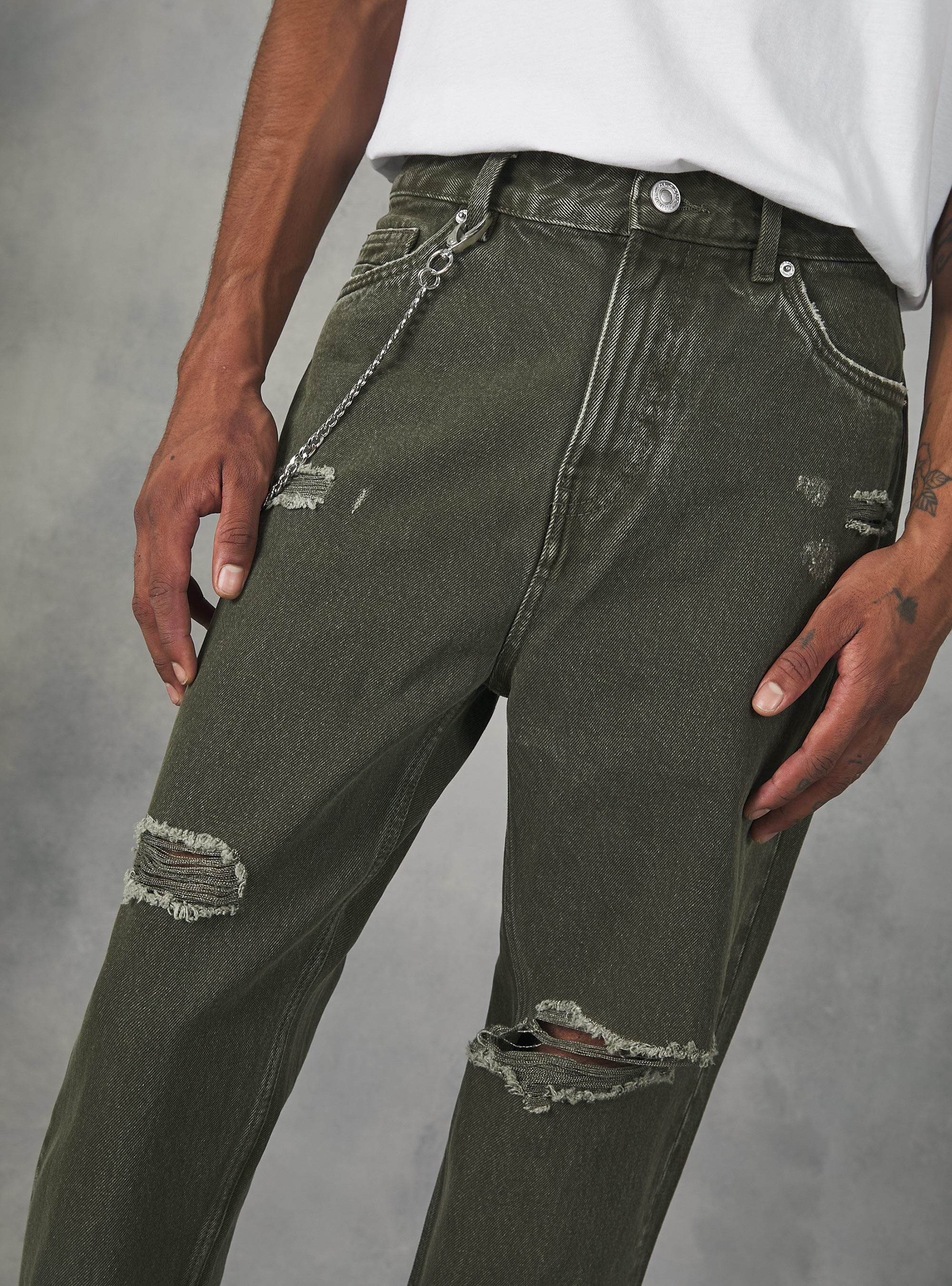 Jeans relax fit con catena