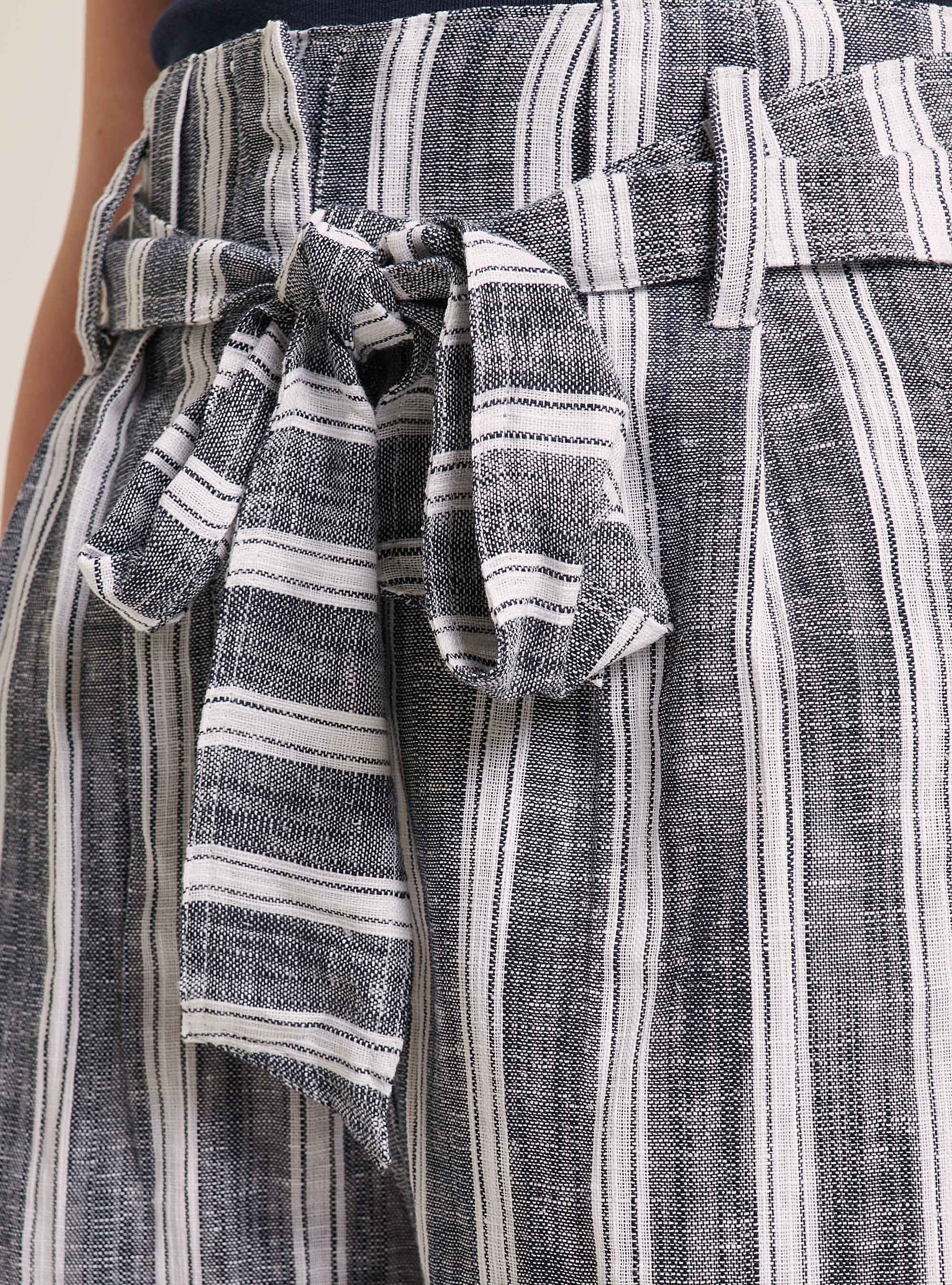 Linen blend shorts with waistband, BLUE