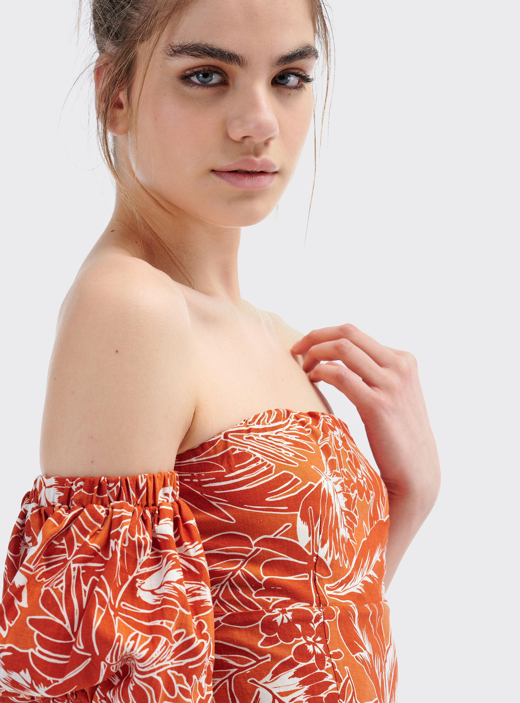 Robe courte d collet bardot
