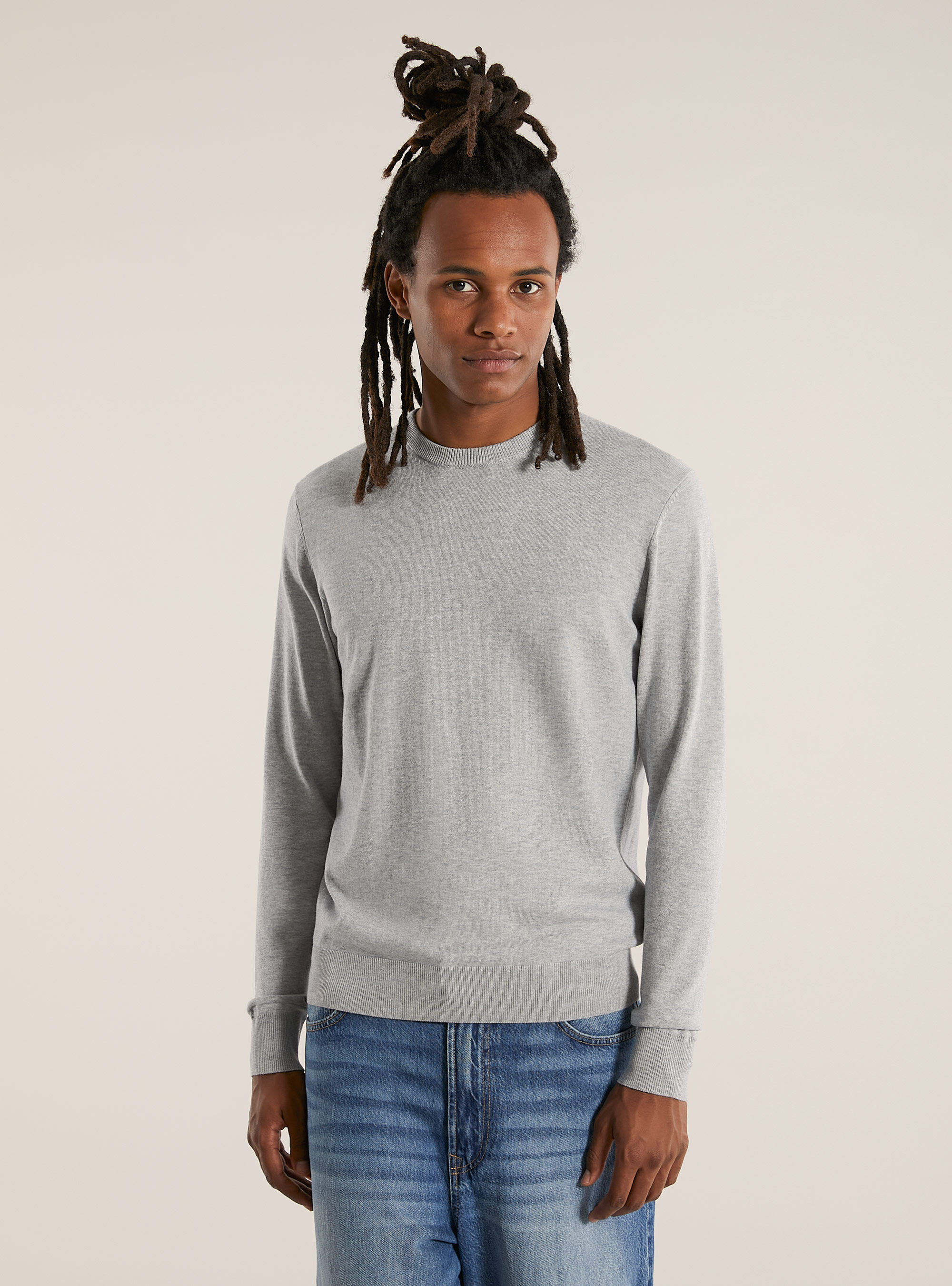 Round neck pullover sales