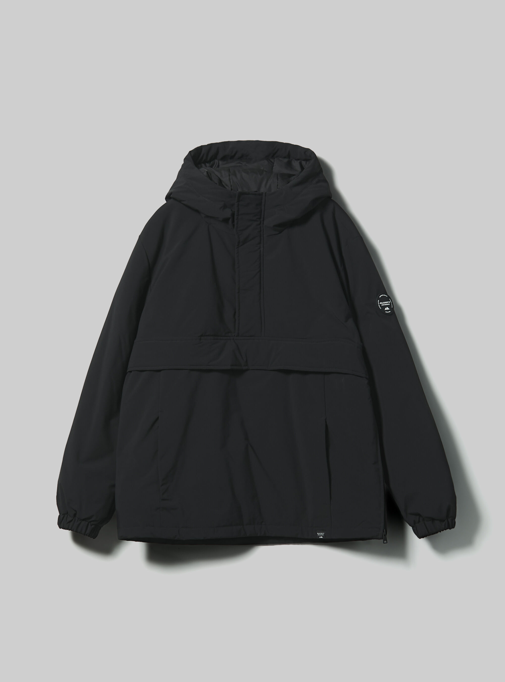 Anorak jacket with recycled padding