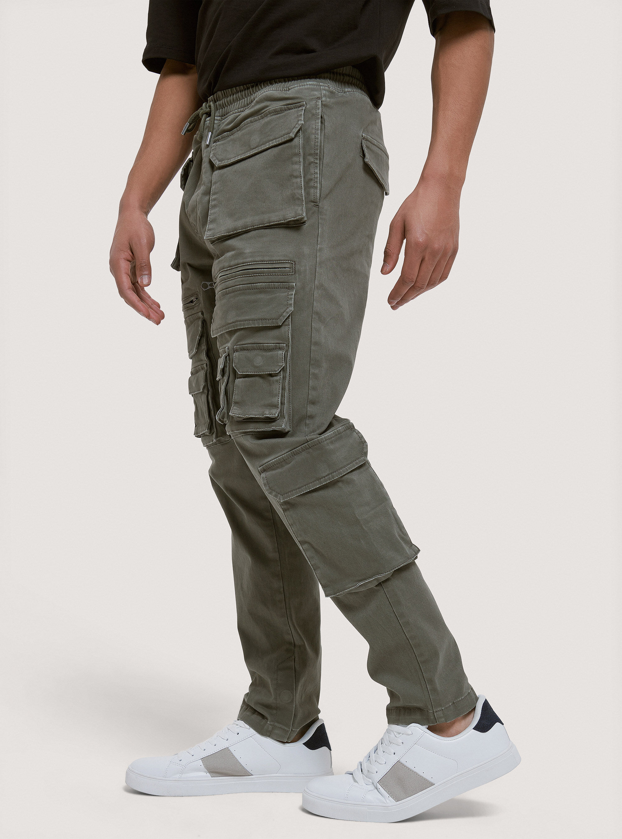 Pantaloni con i tasconi deals
