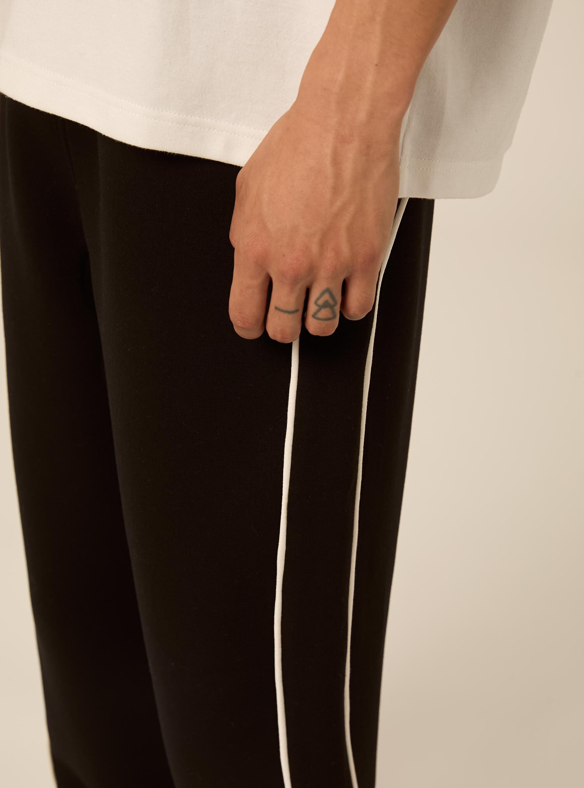 Pantaloni tuta con coulisse al fondo relaxed fit, BK1 BLACK