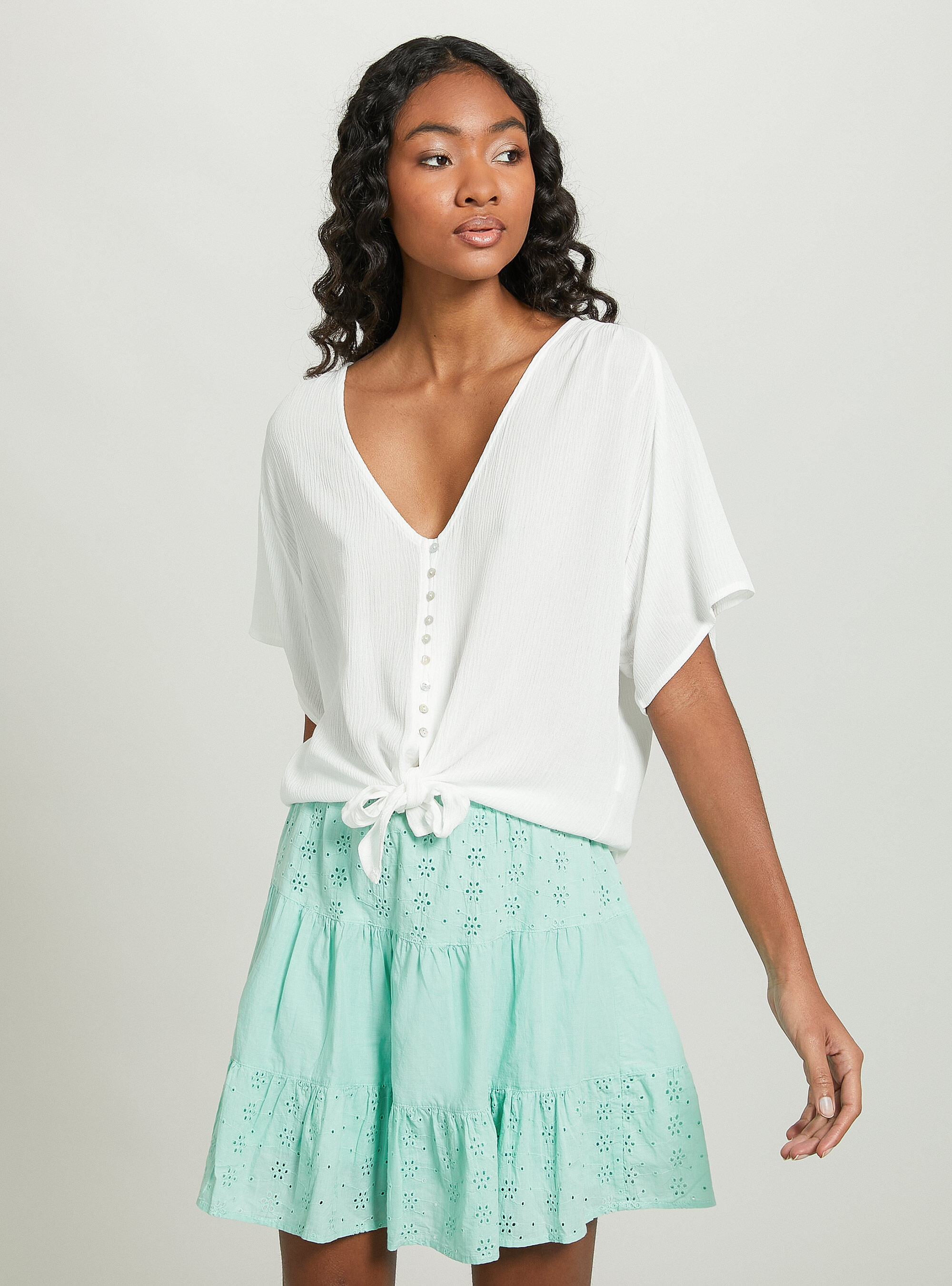 Plain v-neck shirt with waist knot, WH1 OFF WHITE