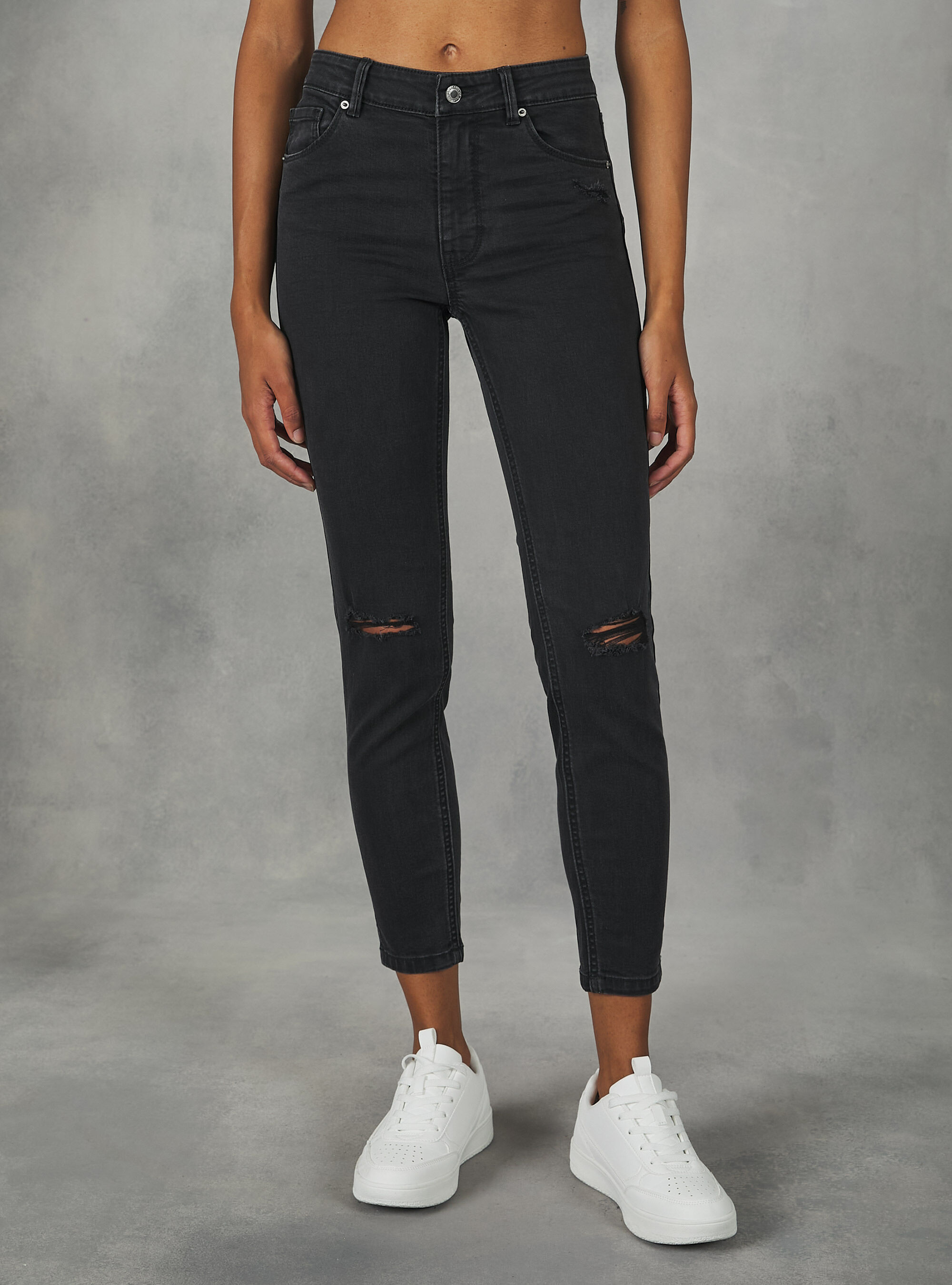 Skinny jeans with push up effect