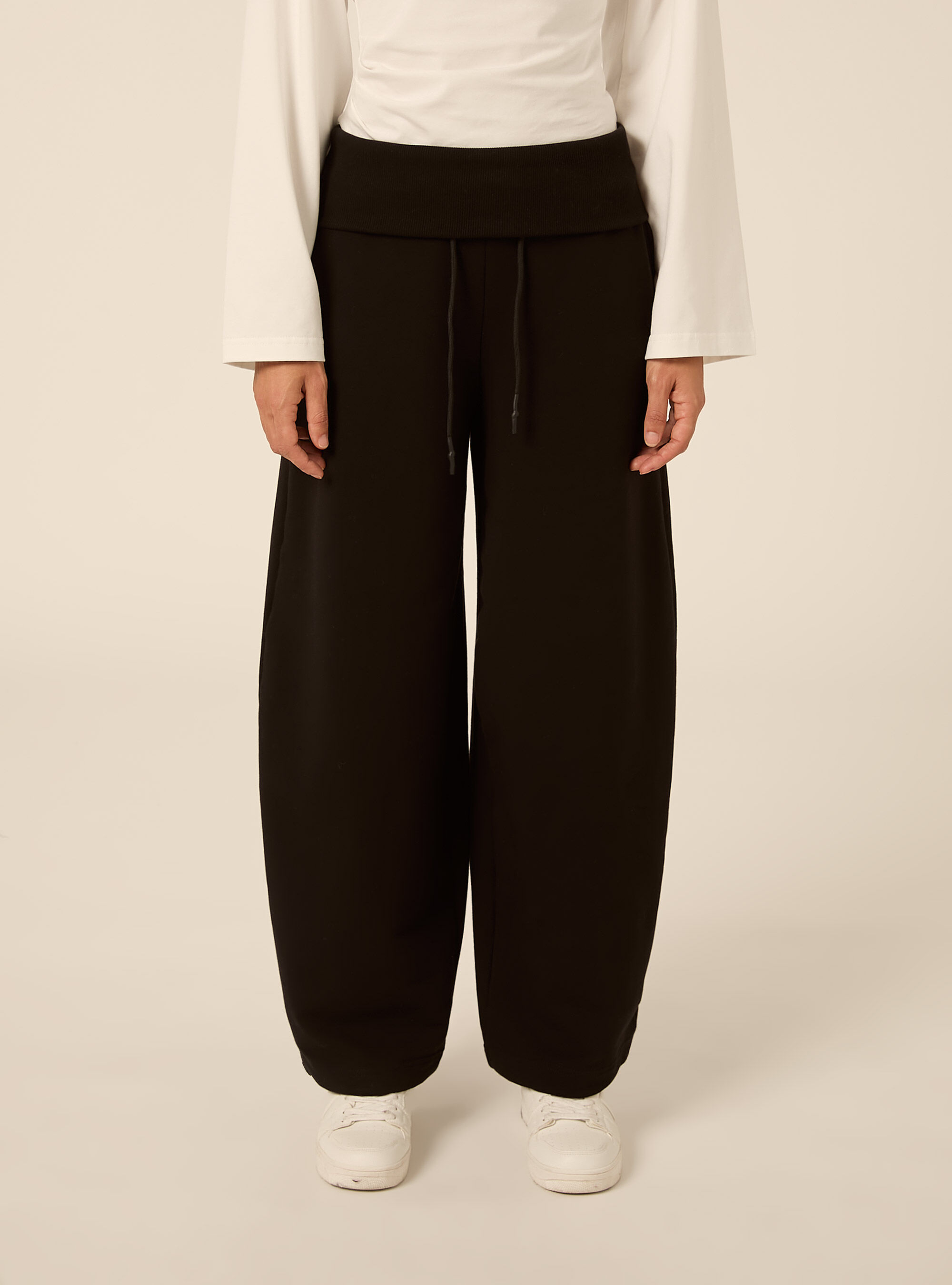 Pantaloni Jogger barrel fit con fascia risvoltata, NERO