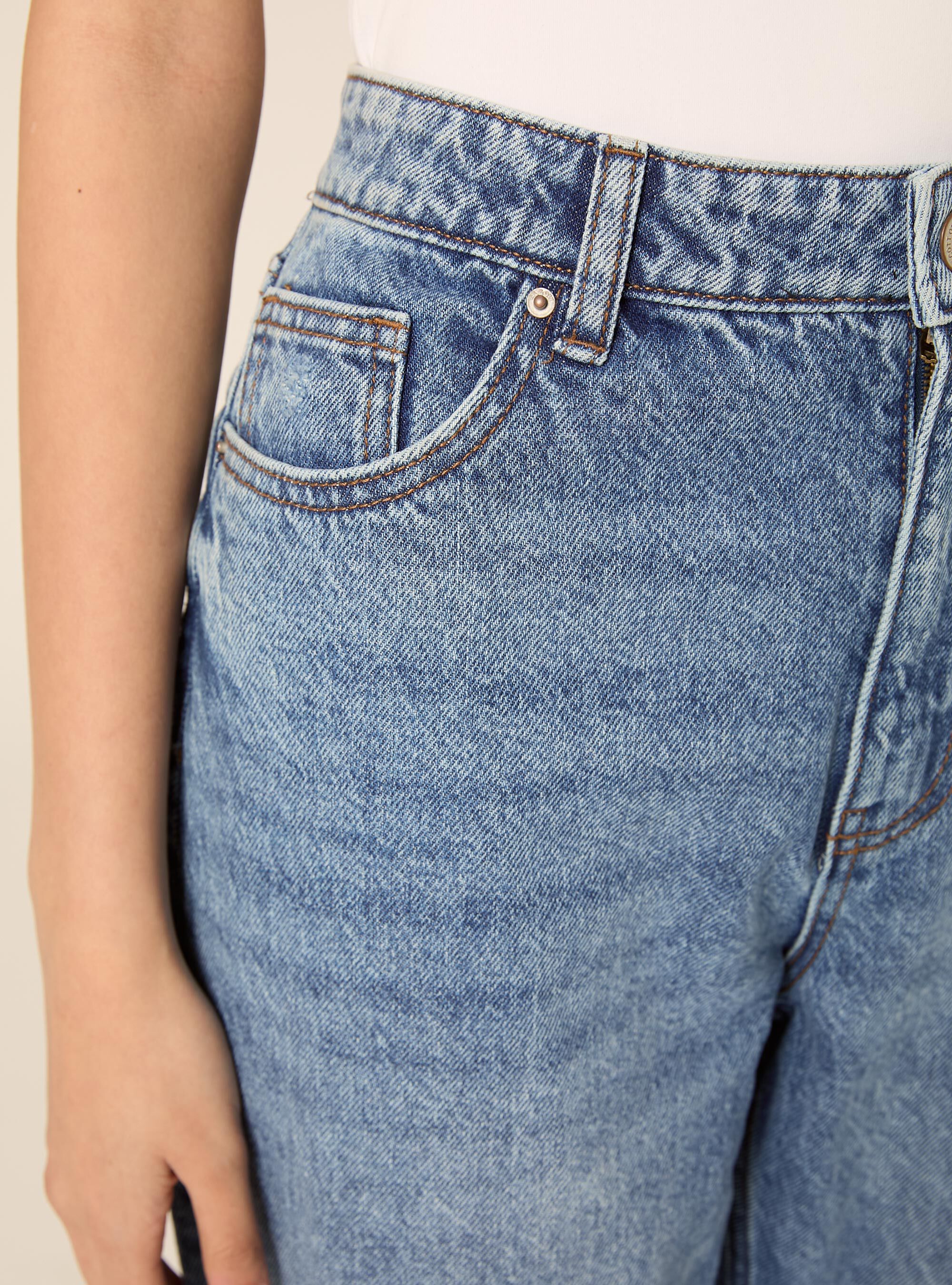 Mom fit jeans with rips, D002 MEDIUM DARK BLUE