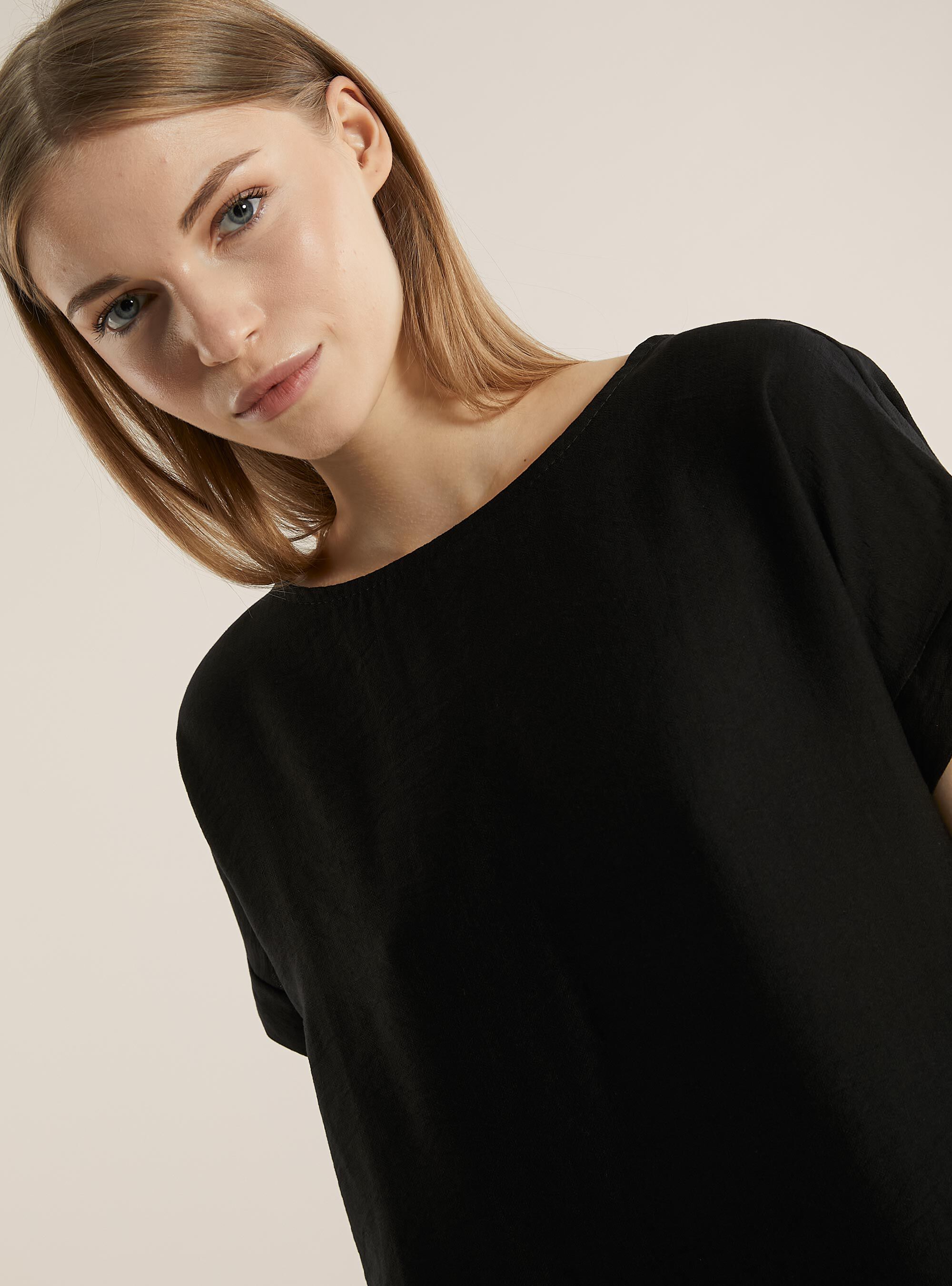 Blusa in cannet&eacute; in tinta unita, BK1 BLACK