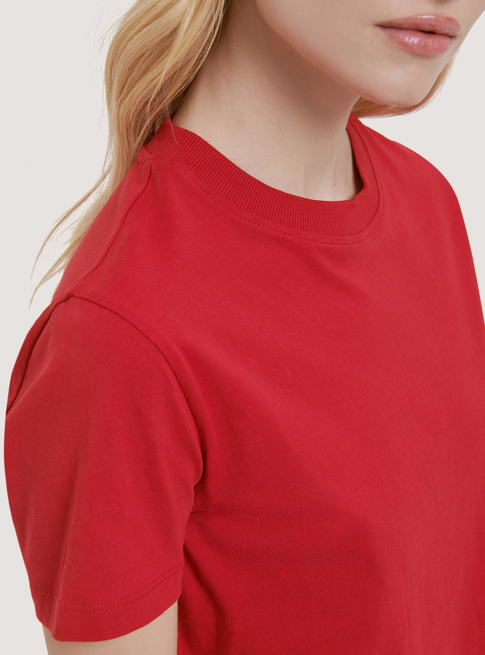 Camiseta b&aacute;sica de algod&oacute;n con cuello redondo, ROJO