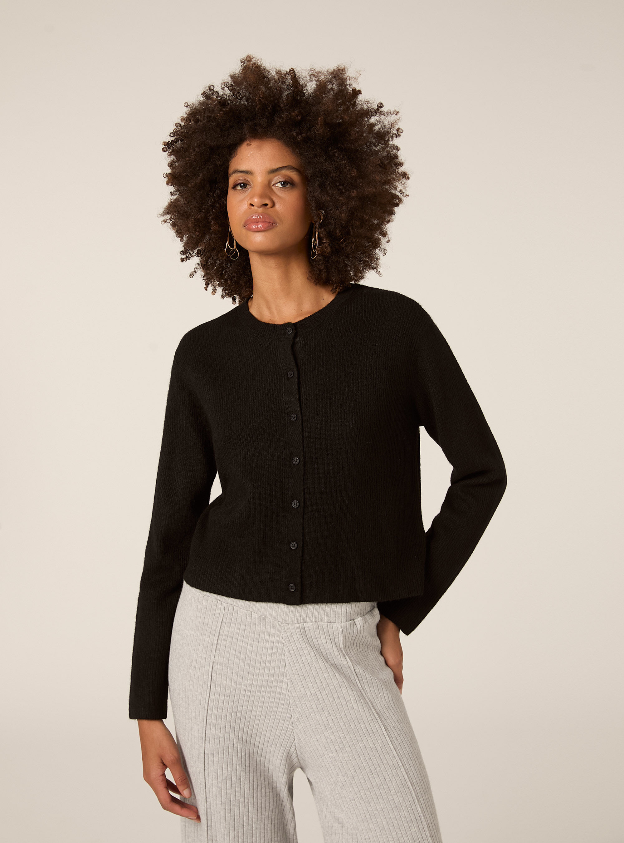 Cardigan in maglia a coste con bottoni