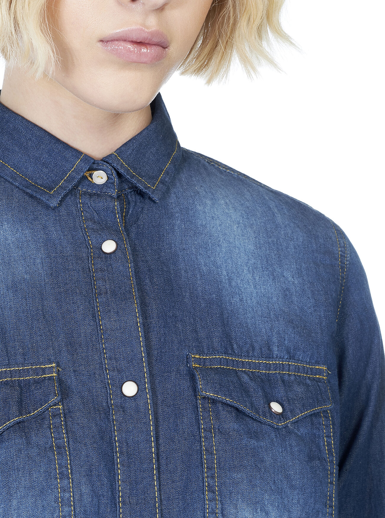 Camicia di jeans slim fit con tasche frontali, BLU MARINO