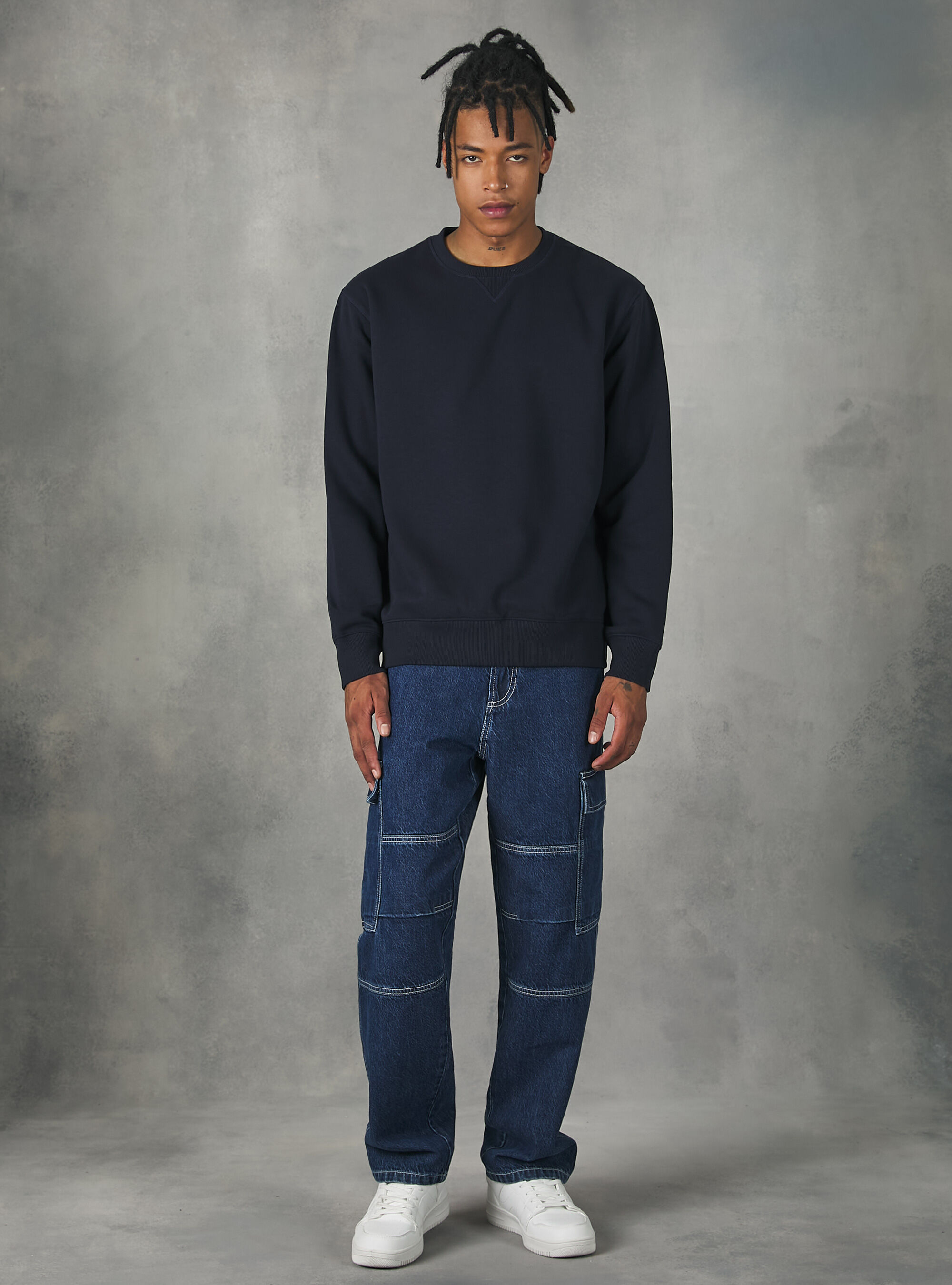 Plain coloured crew neck sweatshirt Alcott Men s Sweatshirts