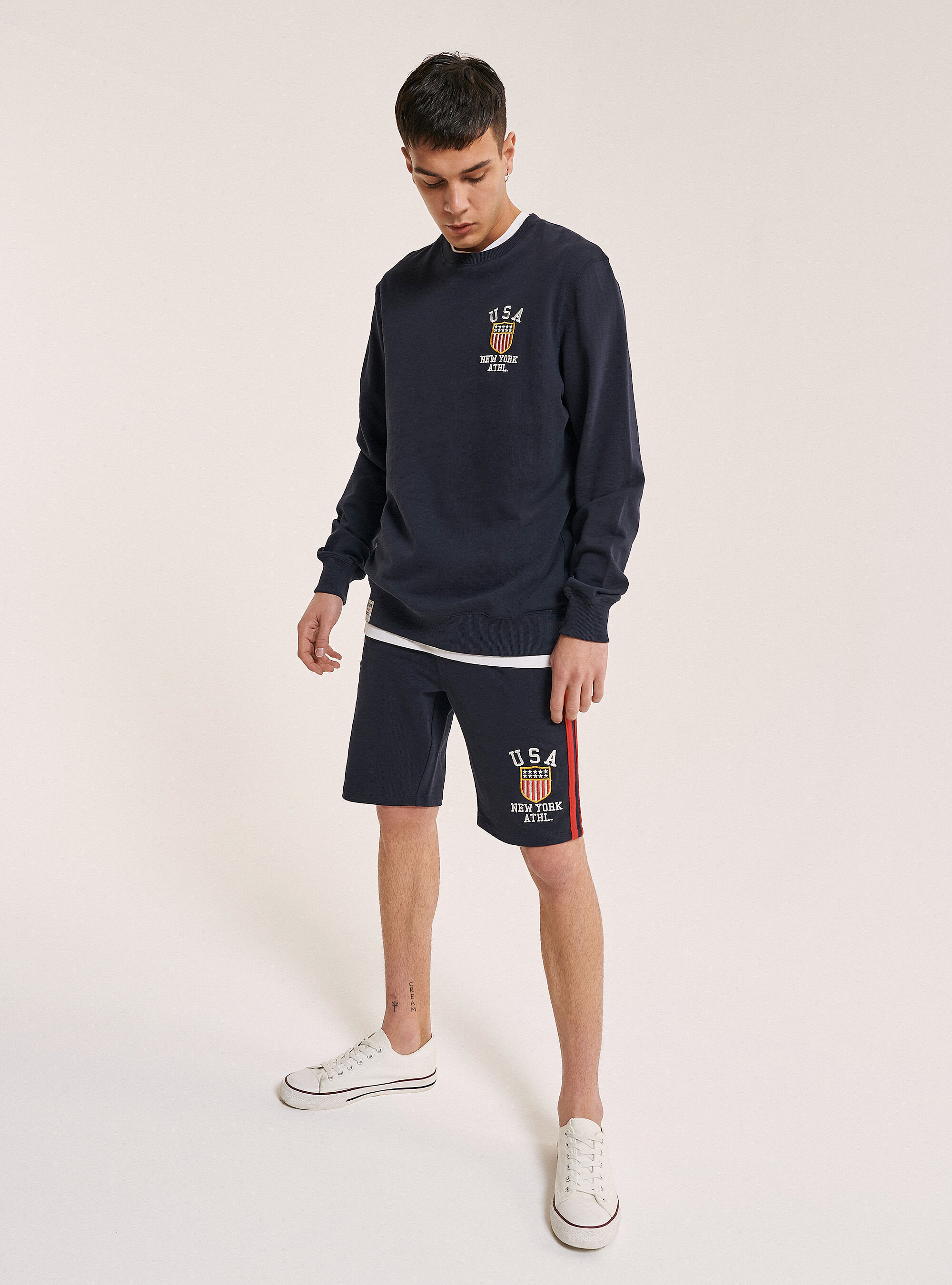 Sweat-shirt &agrave; col rond avec broderie USA, C218 BLUE NAVY