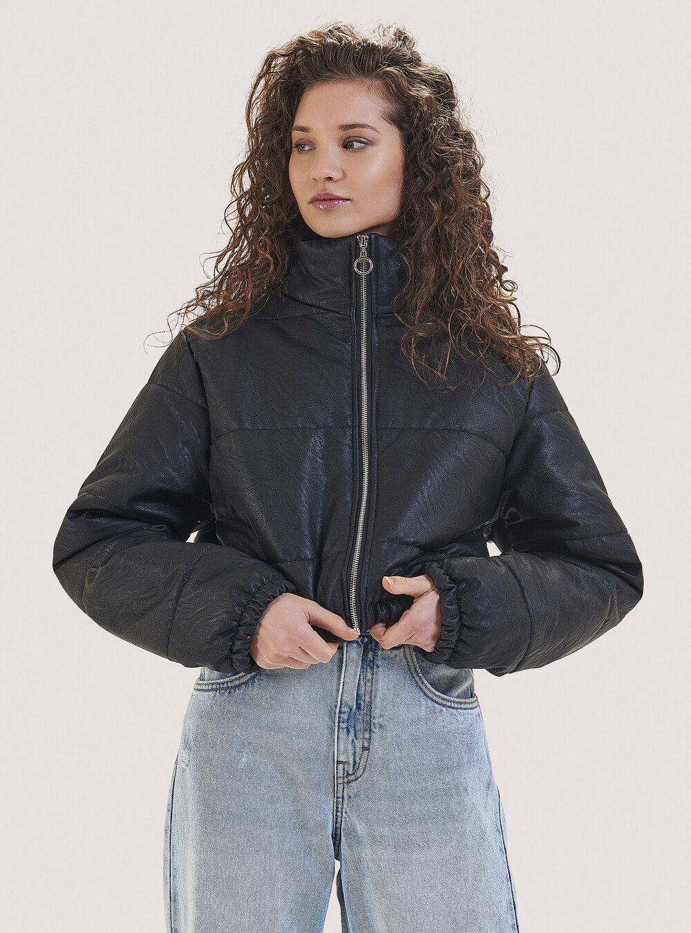 Giubbotto bomber cropped in ecopelle - Main Image