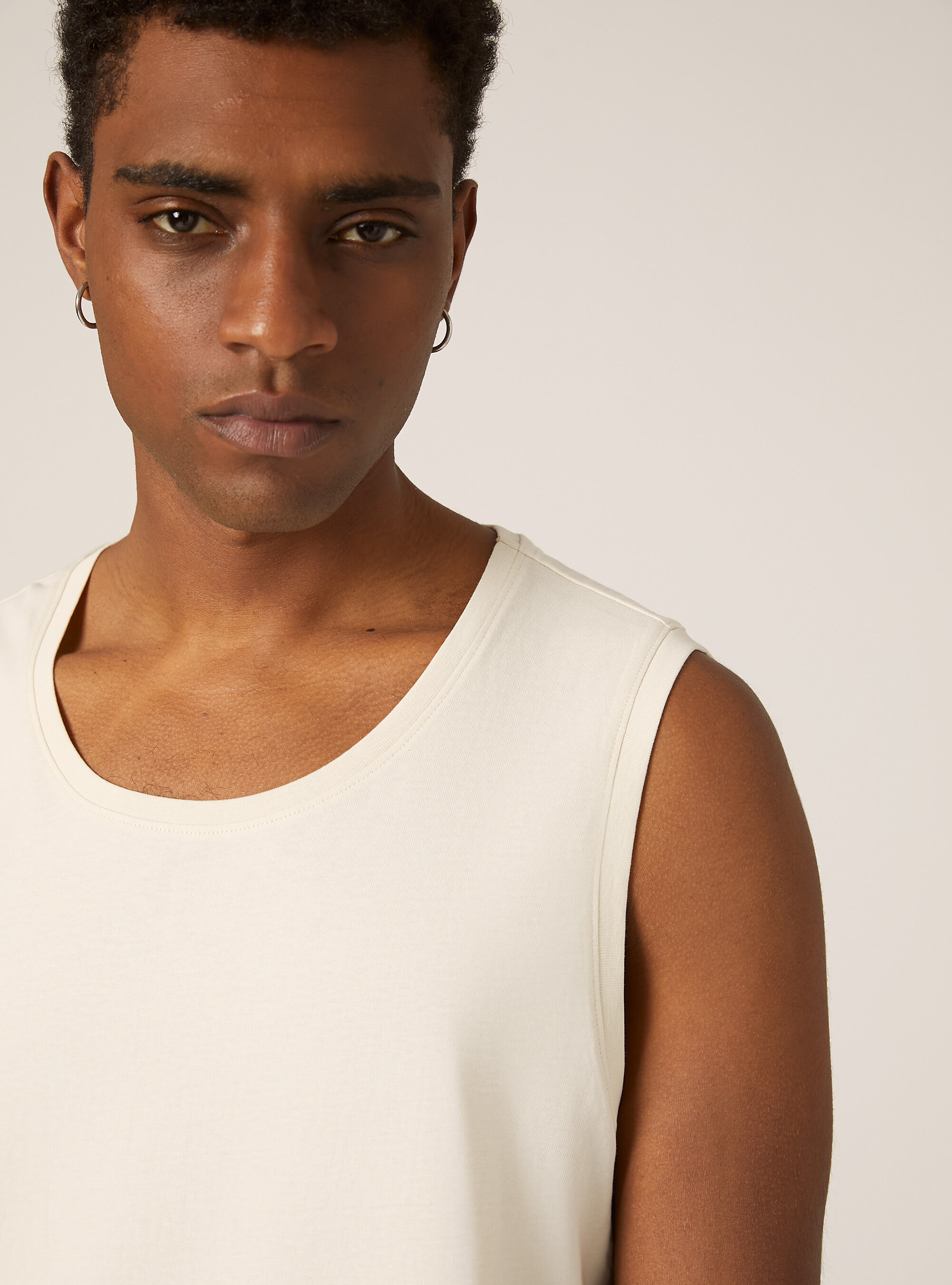 Camiseta de Tirantes Lisa Comfort Fit, CR3 CREAM LIGHT