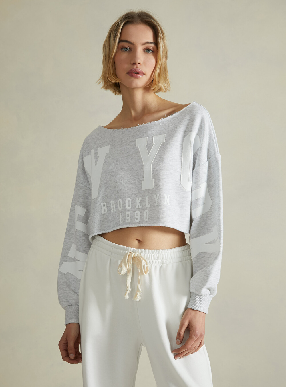 Felpa cropped con spalle scoperte1