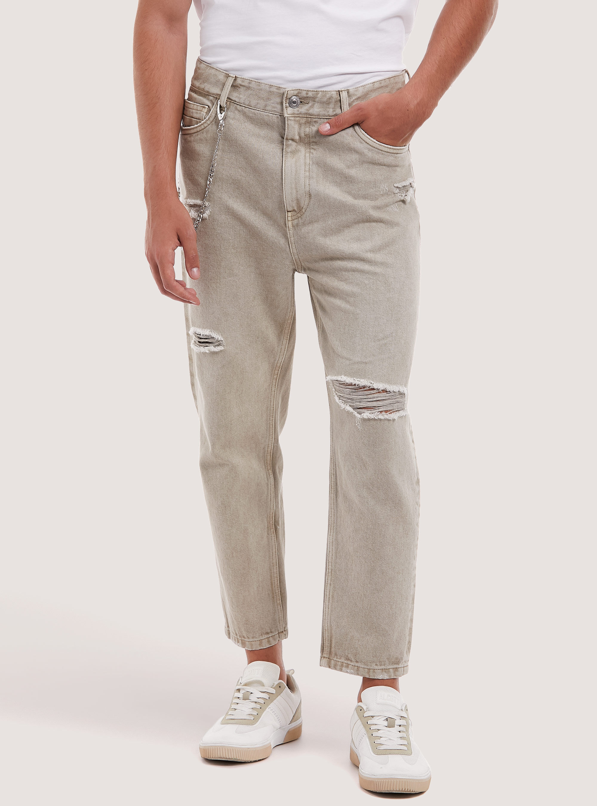 Relaxed fit jeans with chain