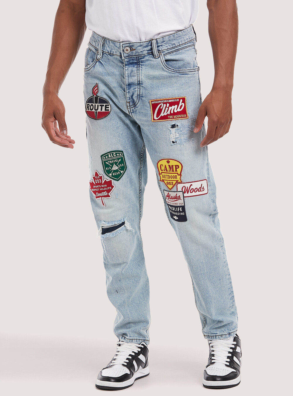 Loose-fit jeans with patches