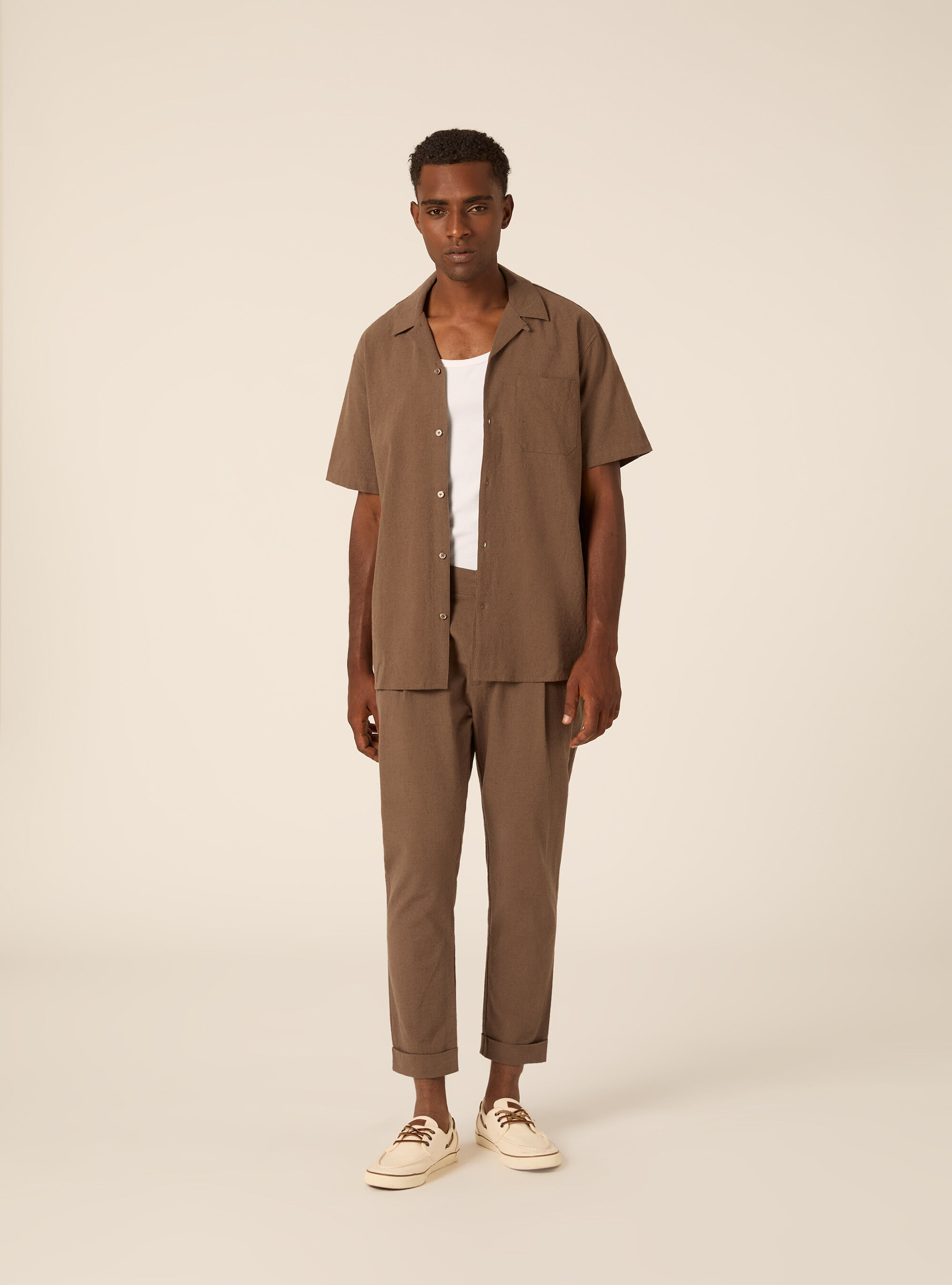 Pantalone con elastico in vita in misto lino