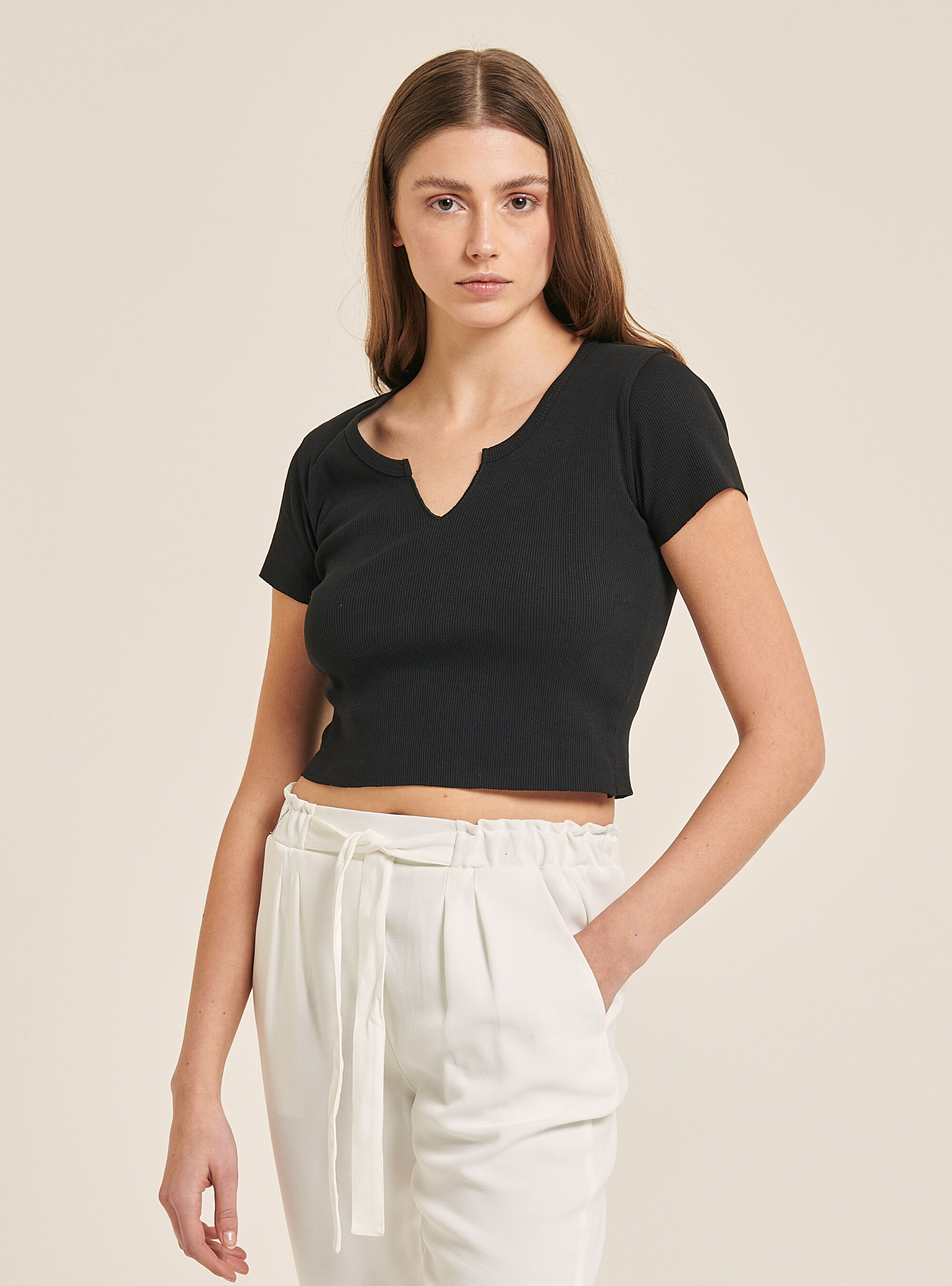 T-shirt court col en v, C101 BLACK