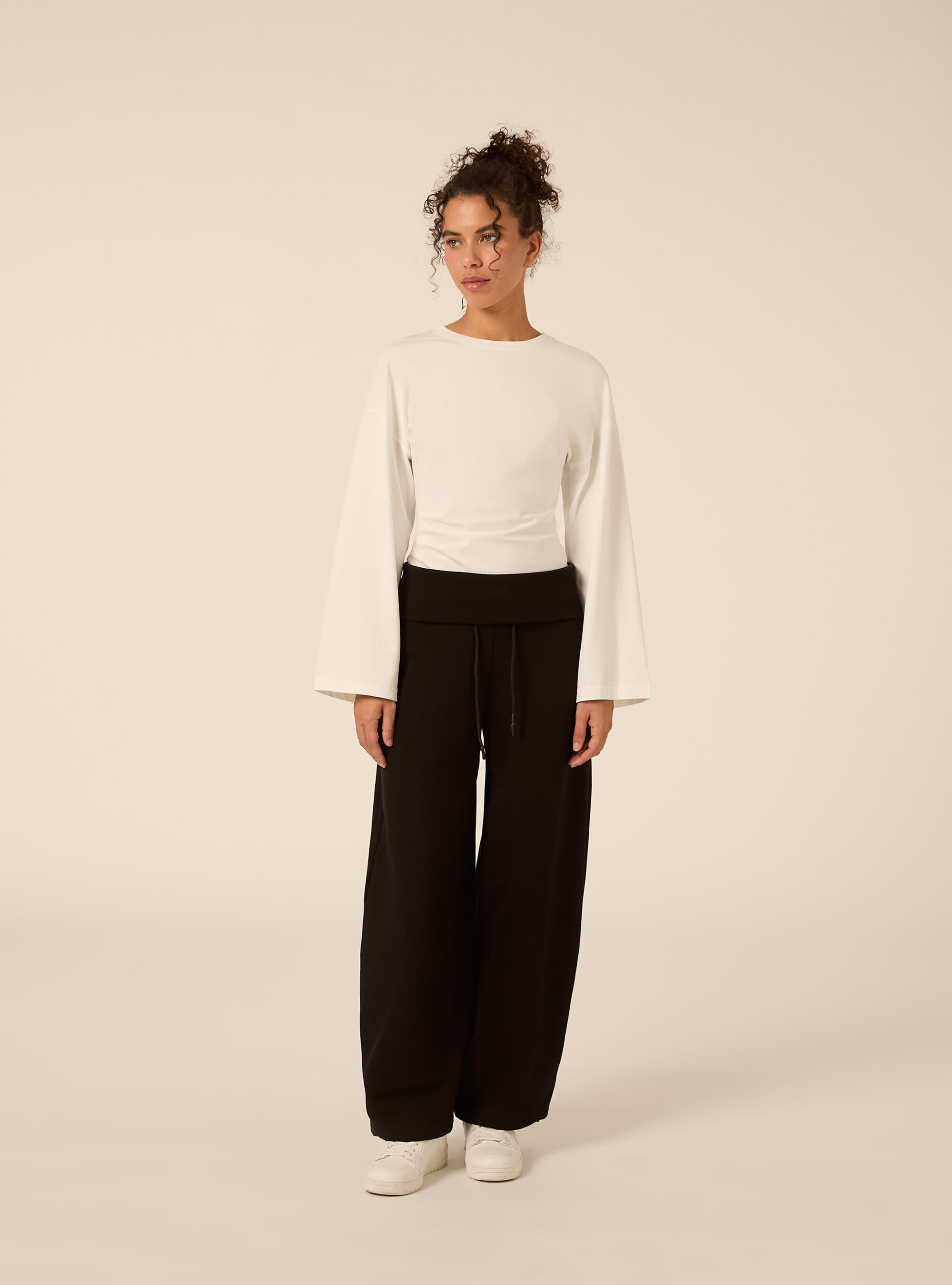 Pantaloni Jogger barrel fit con fascia risvoltata, NERO