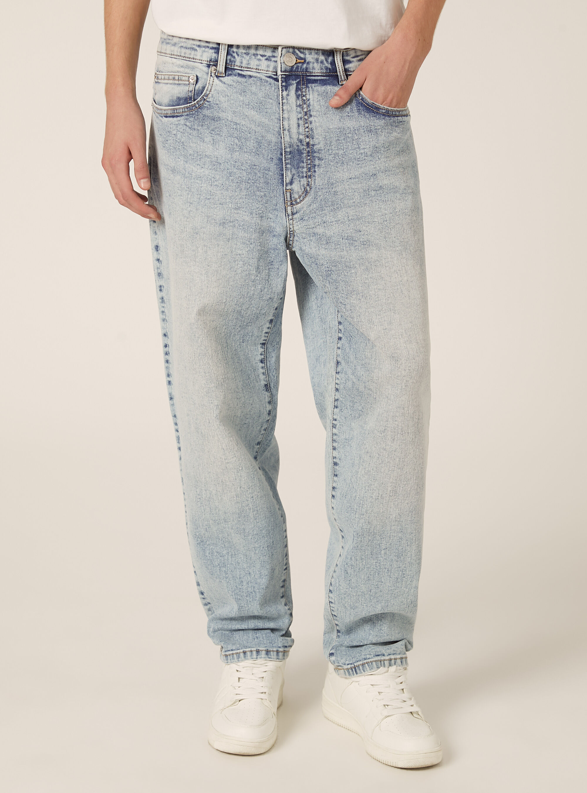 Jeans coupe d&eacute;contract&eacute;e, D006 AZURE