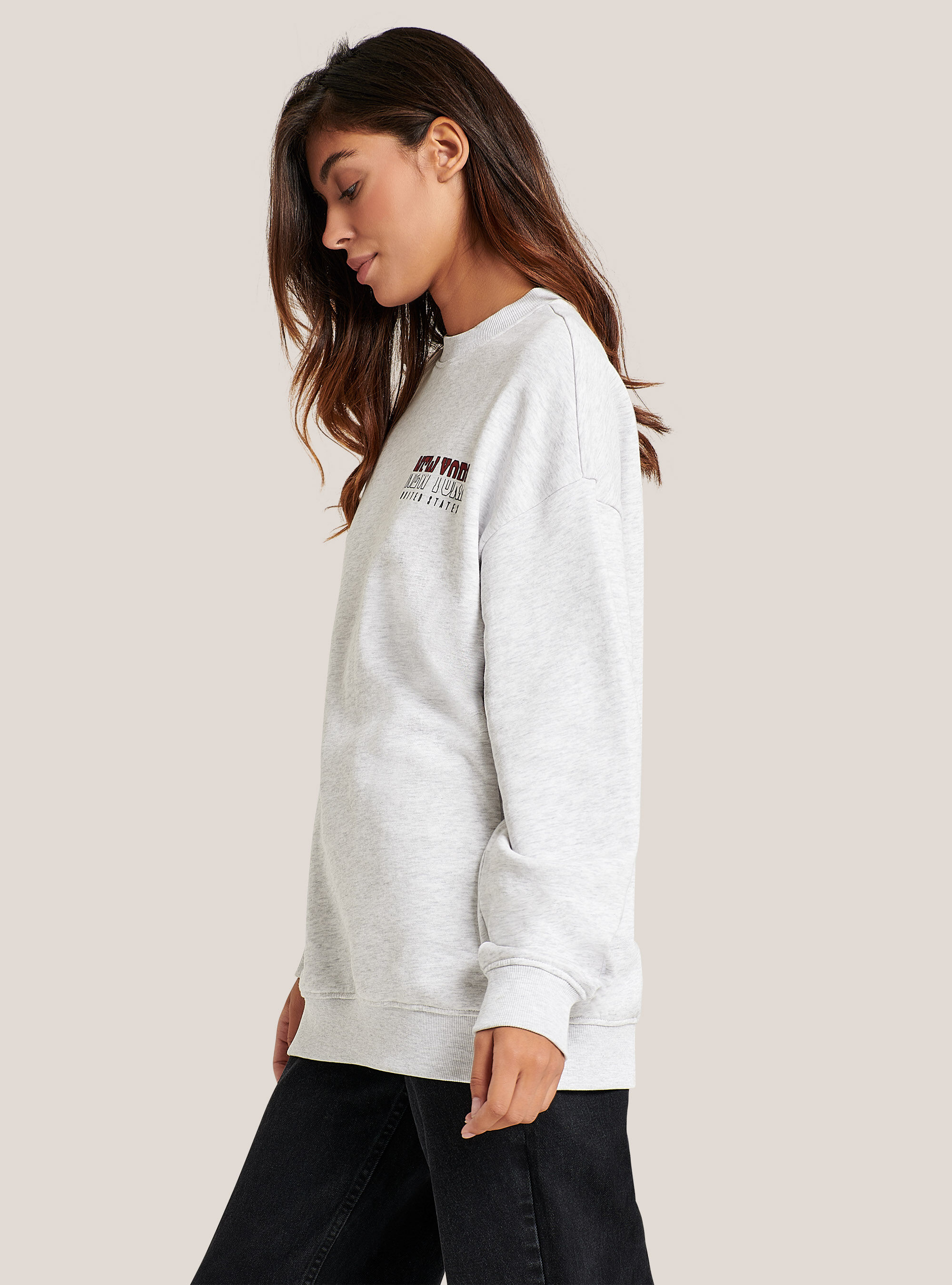 oversized sweatshirt white