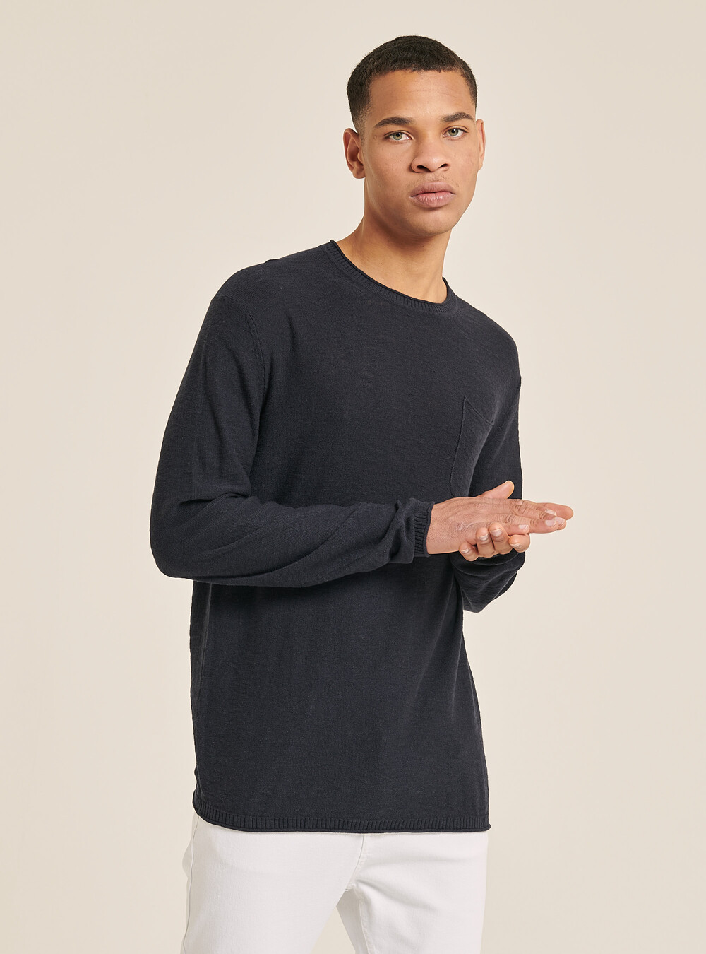 Pullover girocollo in filato slub con taschino1