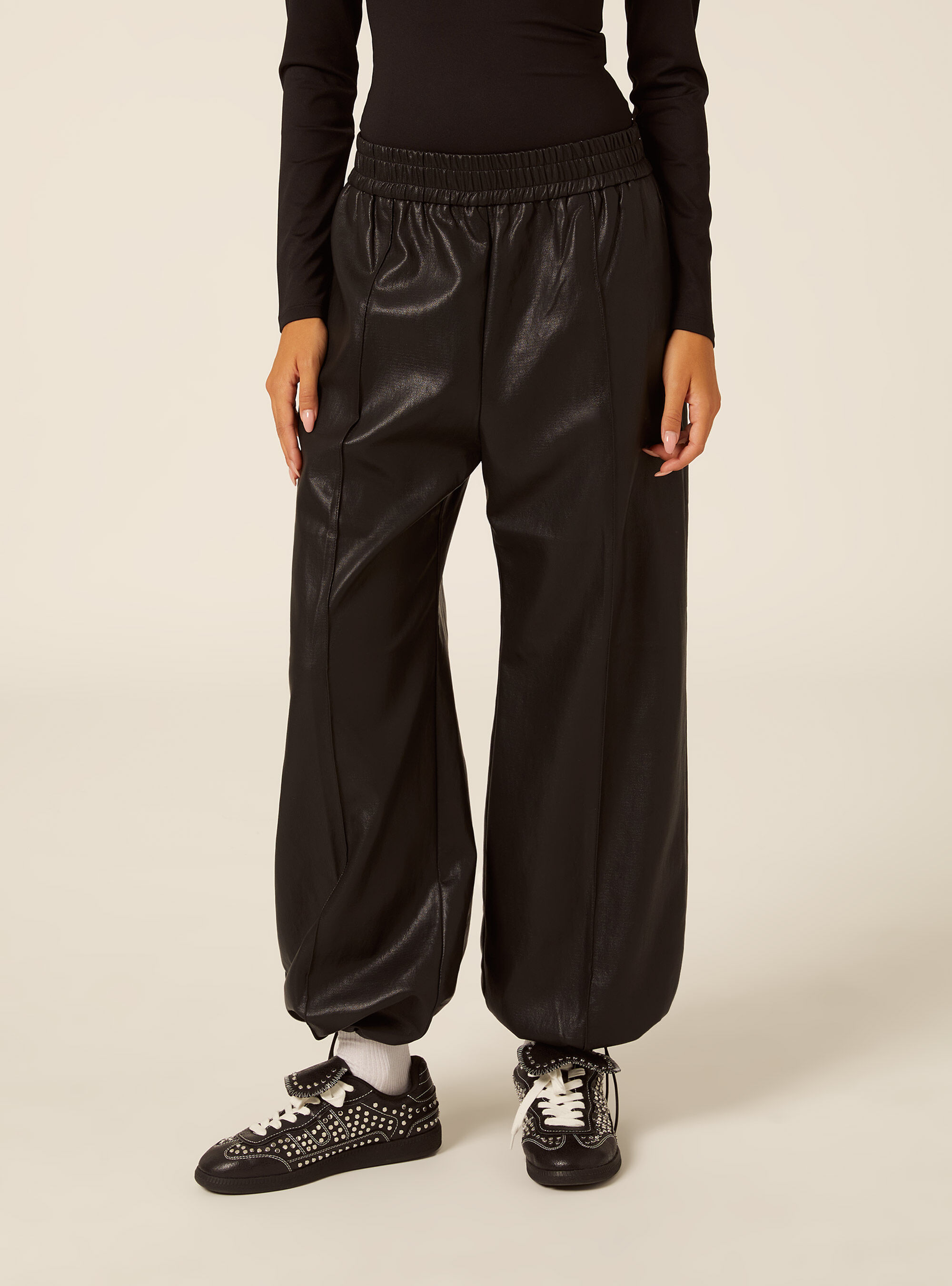 Pantaloni effetto pelle con orlo regolabile, BK1 BLACK