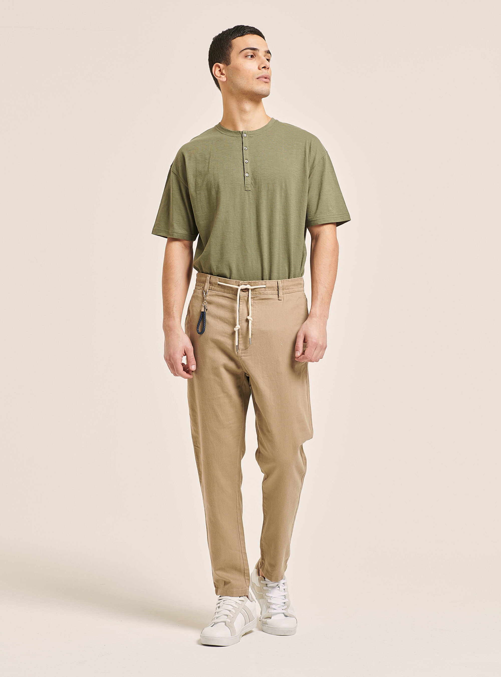 Pantaloni con laccio in vita in misto lino