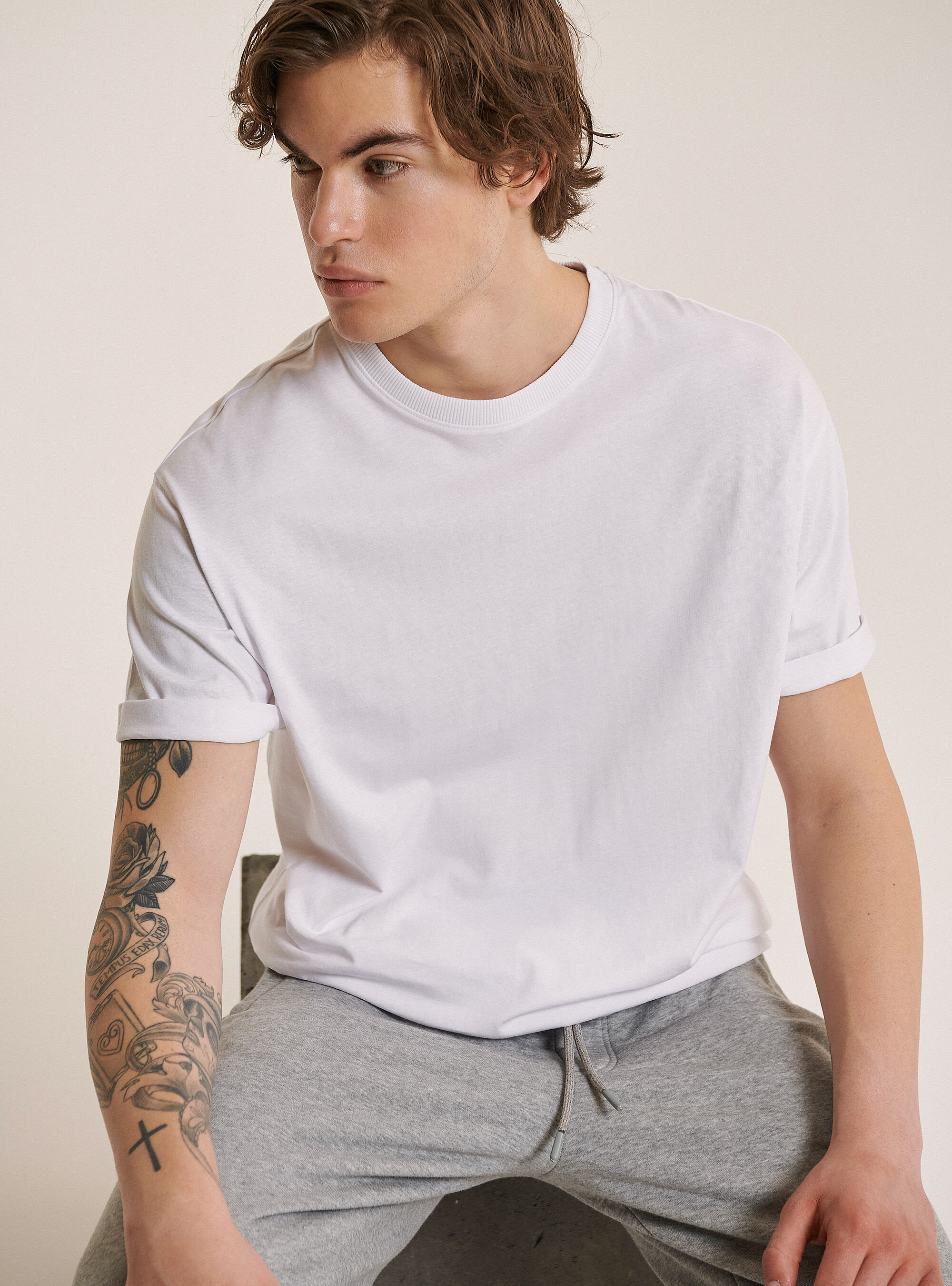 Baumwoll-T-Shirt mit Rundhalsausschnitt in &Uuml;bergr&ouml;&szlig;e, C099 WHITE