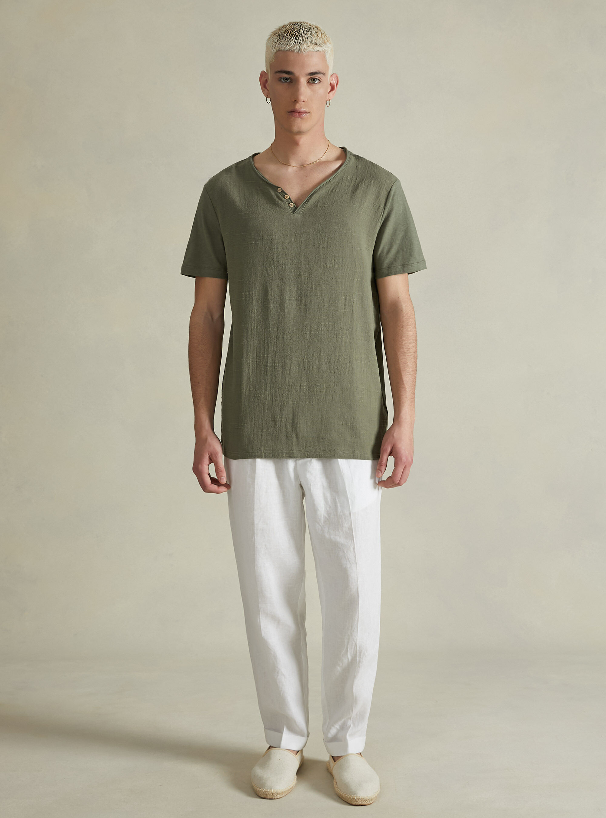 Linen blend V-neck T-shirt, KY2 KAKY MEDIUM