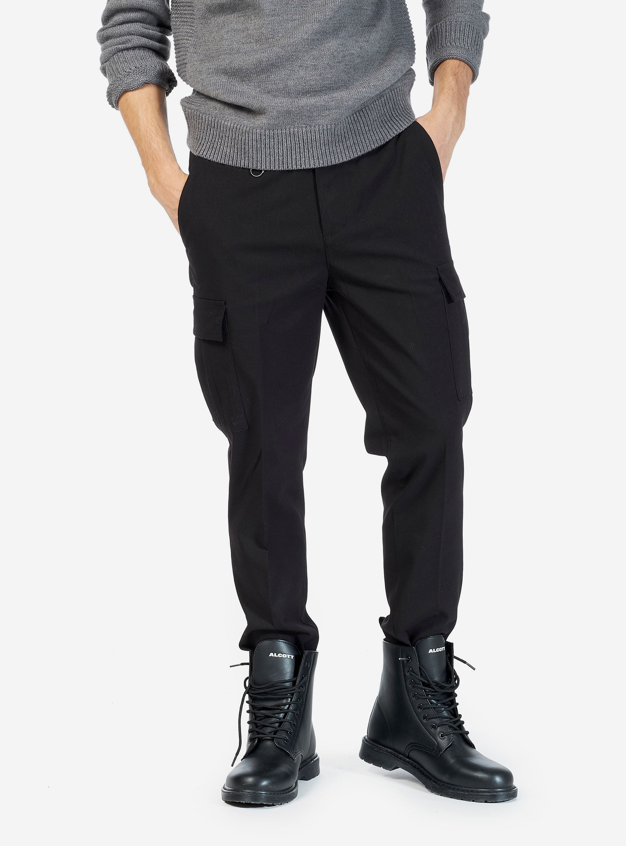 Pantaloni cargo