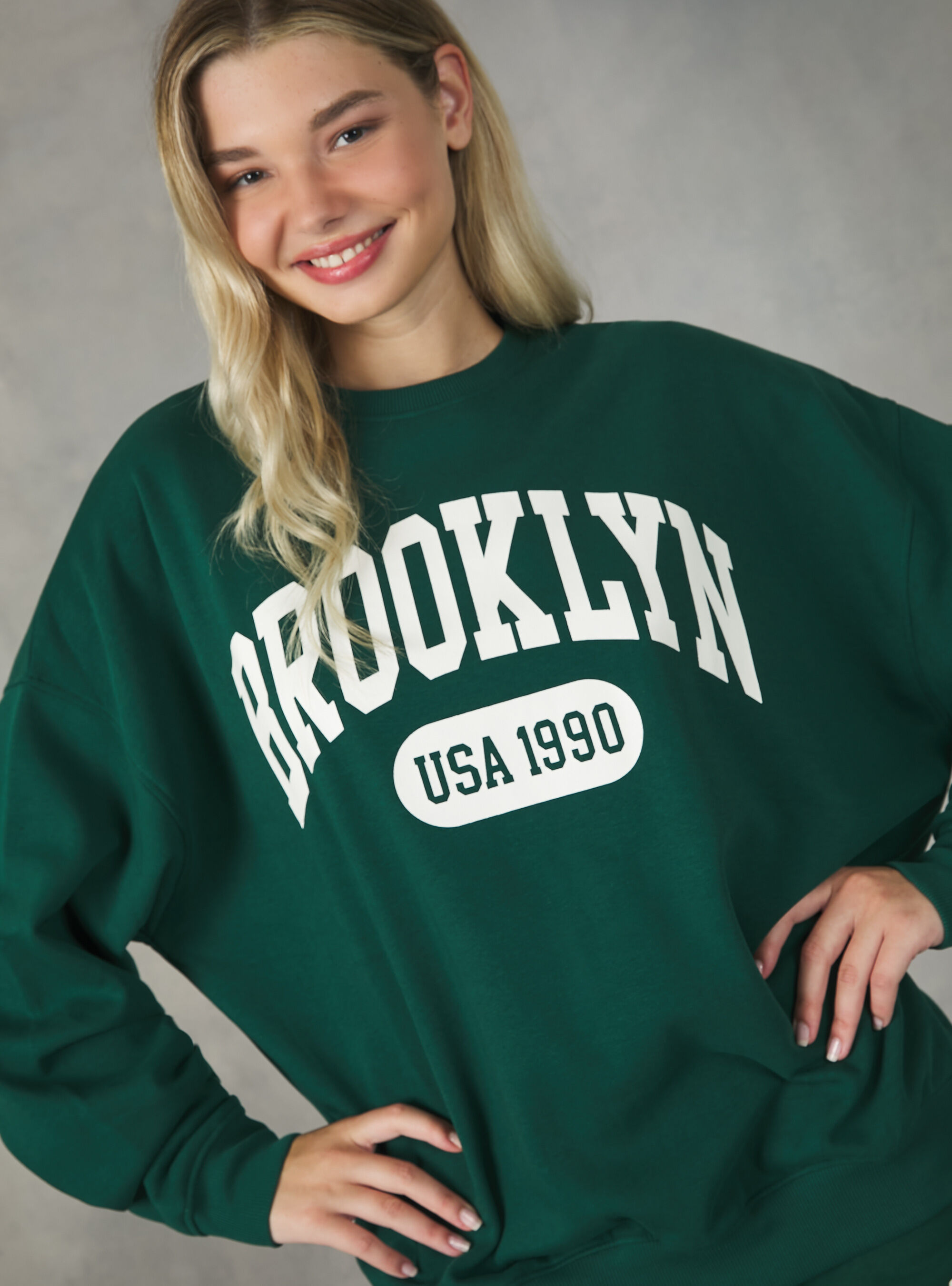 Women's college crew neck sweatshirts discount